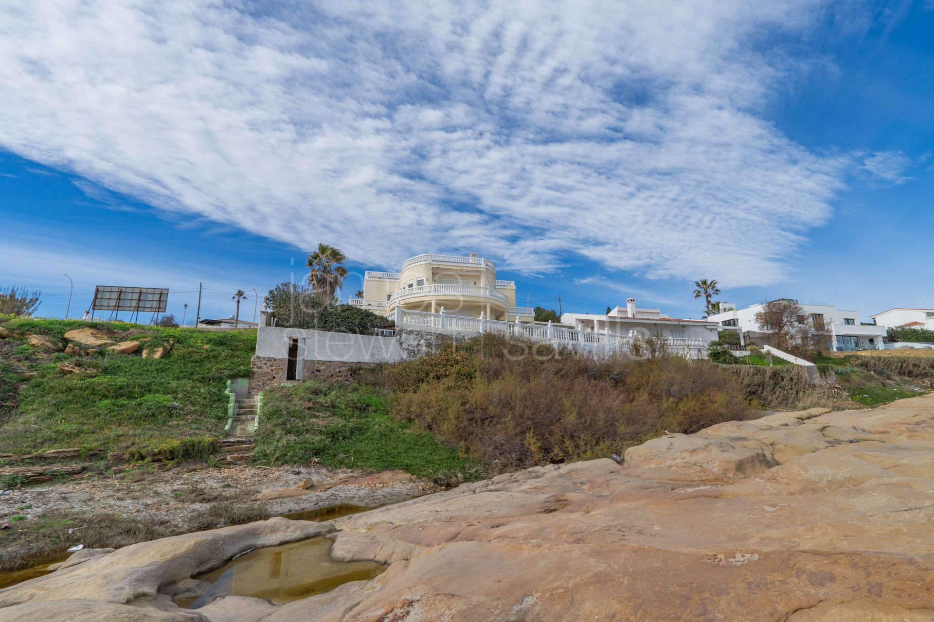 Sea View Villa with Private Beach Access in Torreguadiaro