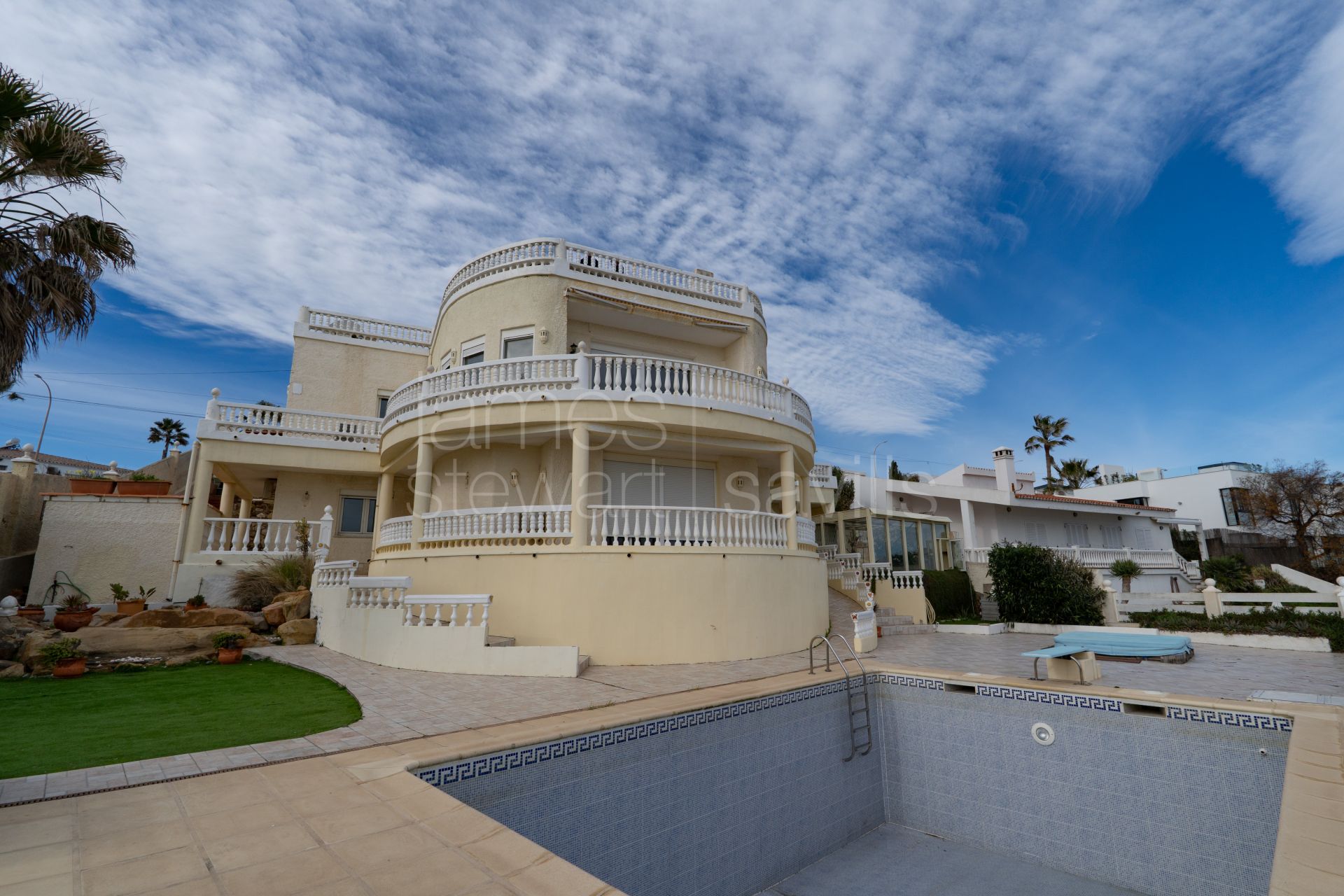 Sea View Villa with Private Beach Access in Torreguadiaro