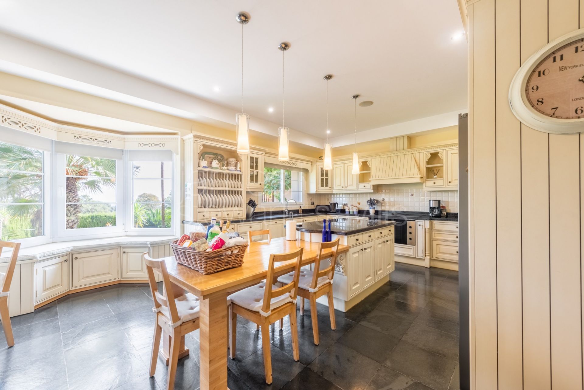 Excelente villa en primera linea del golf del San Roque Golf Resort