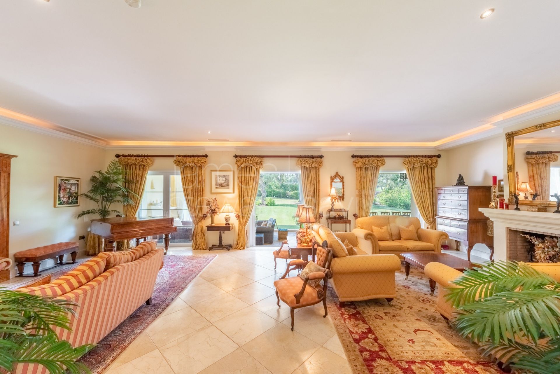 Excelente villa en primera linea del golf del San Roque Golf Resort