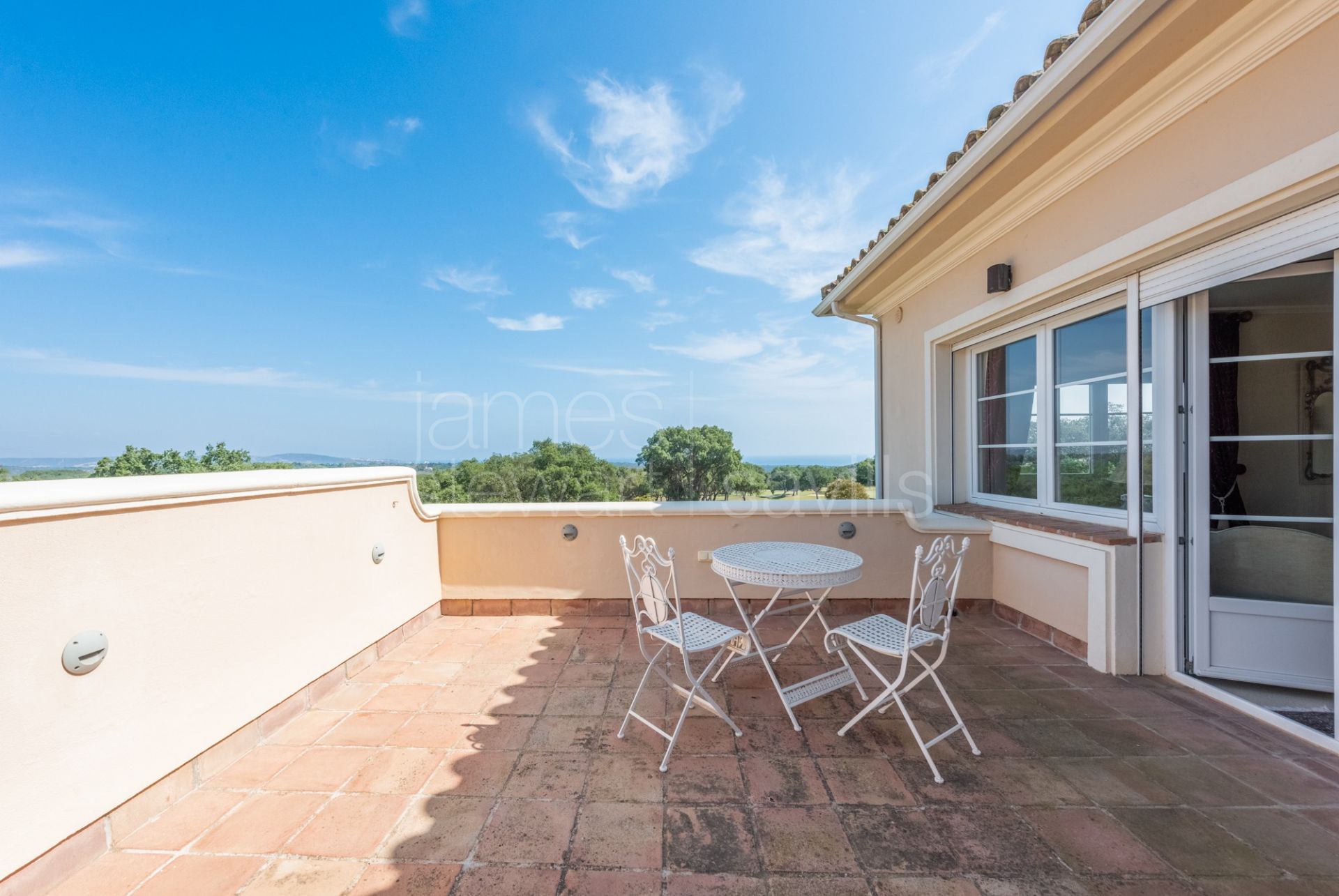 Excelente villa en primera linea del golf del San Roque Golf Resort