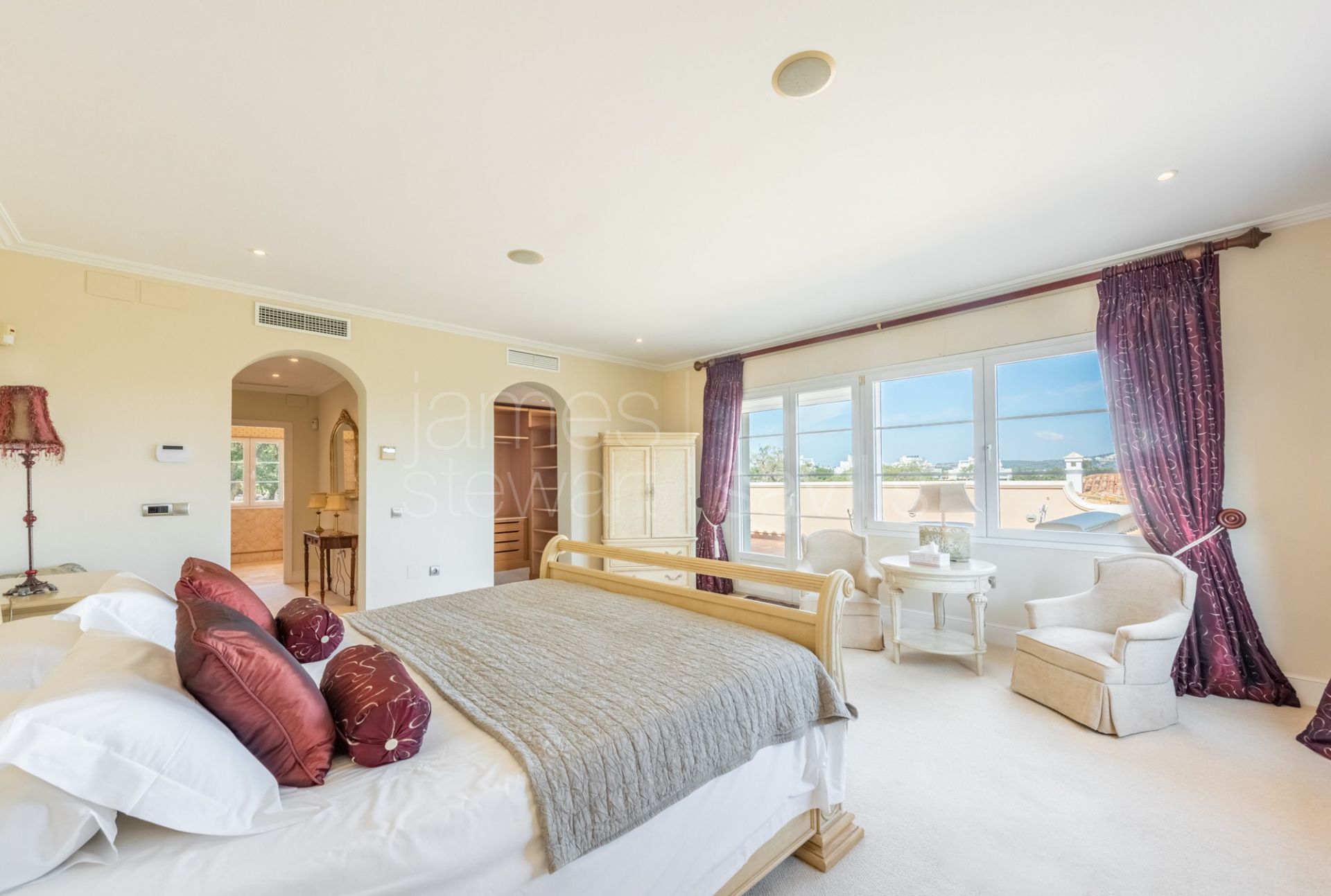 Excelente villa en primera linea del golf del San Roque Golf Resort