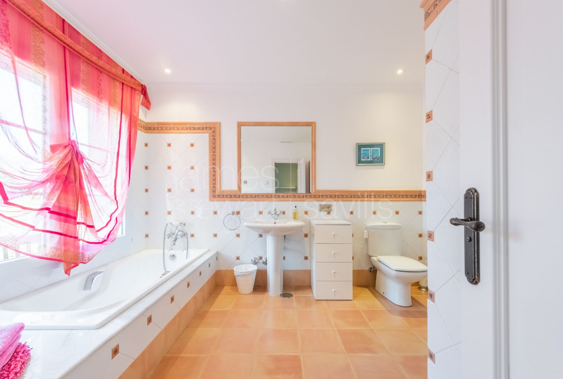 Excelente villa en primera linea del golf del San Roque Golf Resort