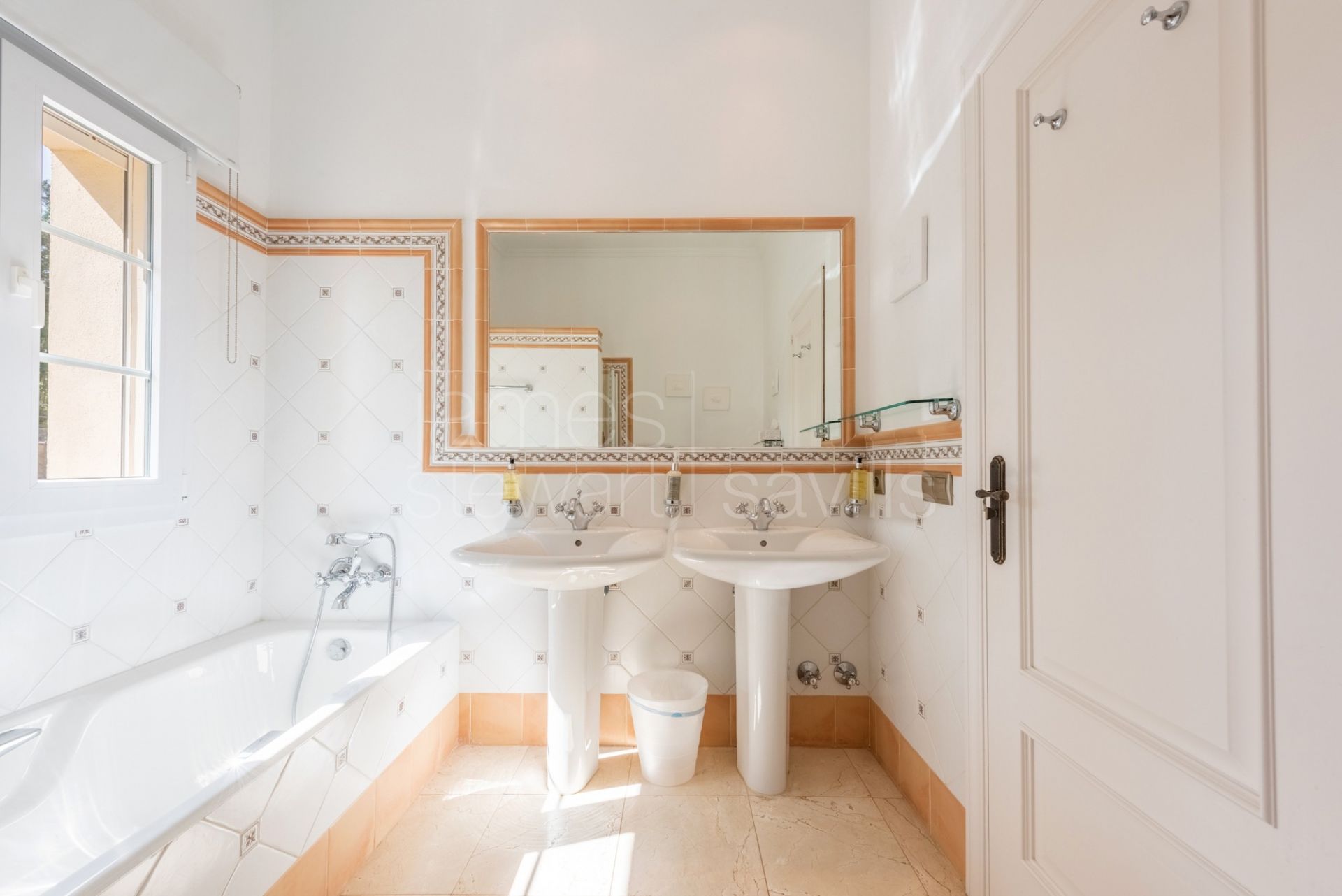 Excelente villa en primera linea del golf del San Roque Golf Resort