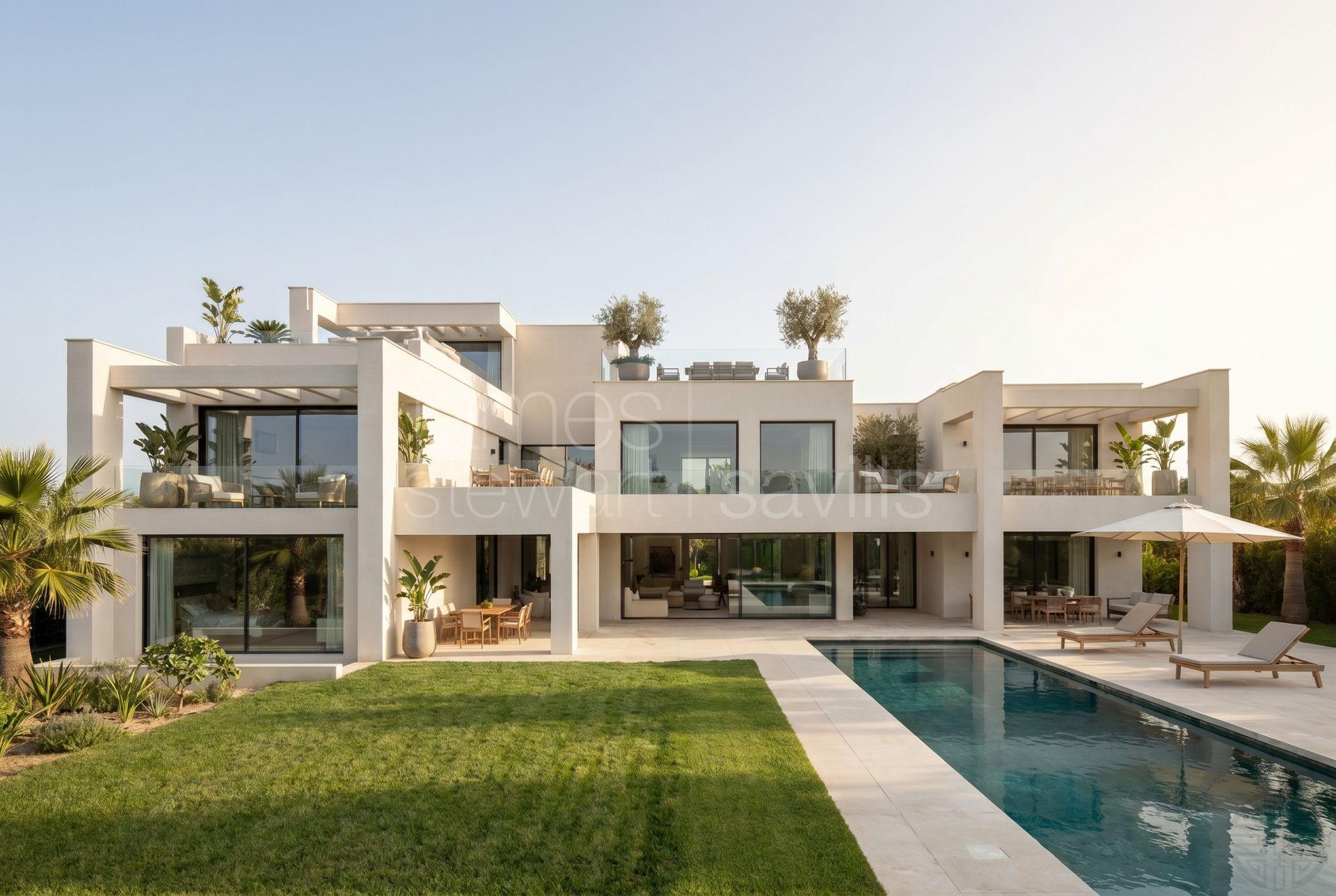 Parcela en venta en Sotogrande Alto con licencia y vistas a Almenara Golf