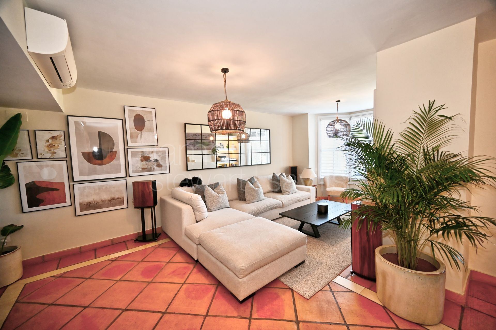 Three-Bedroom Townhouse for Sale in Los Cármenes with Communal Pool