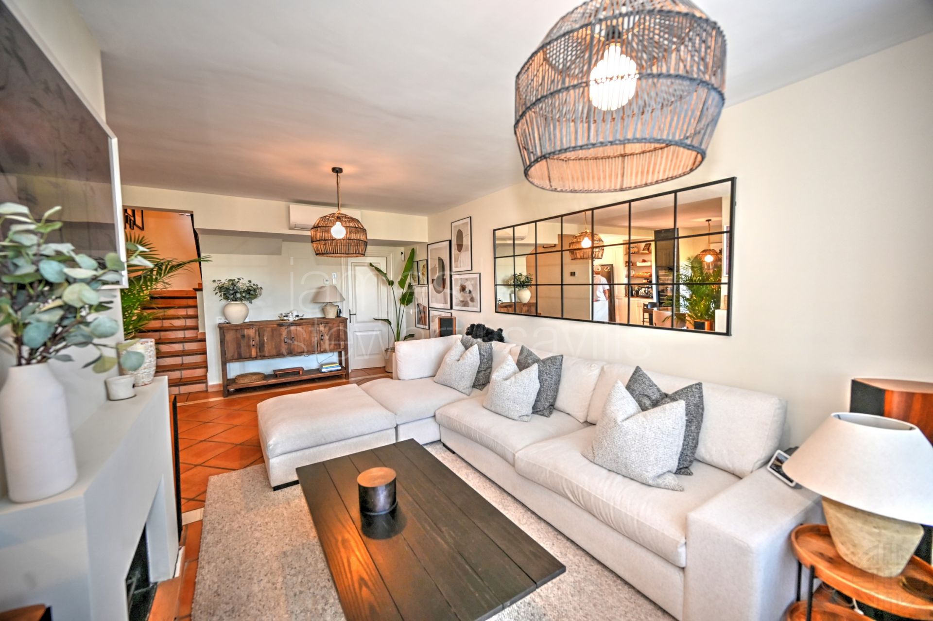 Three-Bedroom Townhouse for Sale in Los Cármenes with Communal Pool