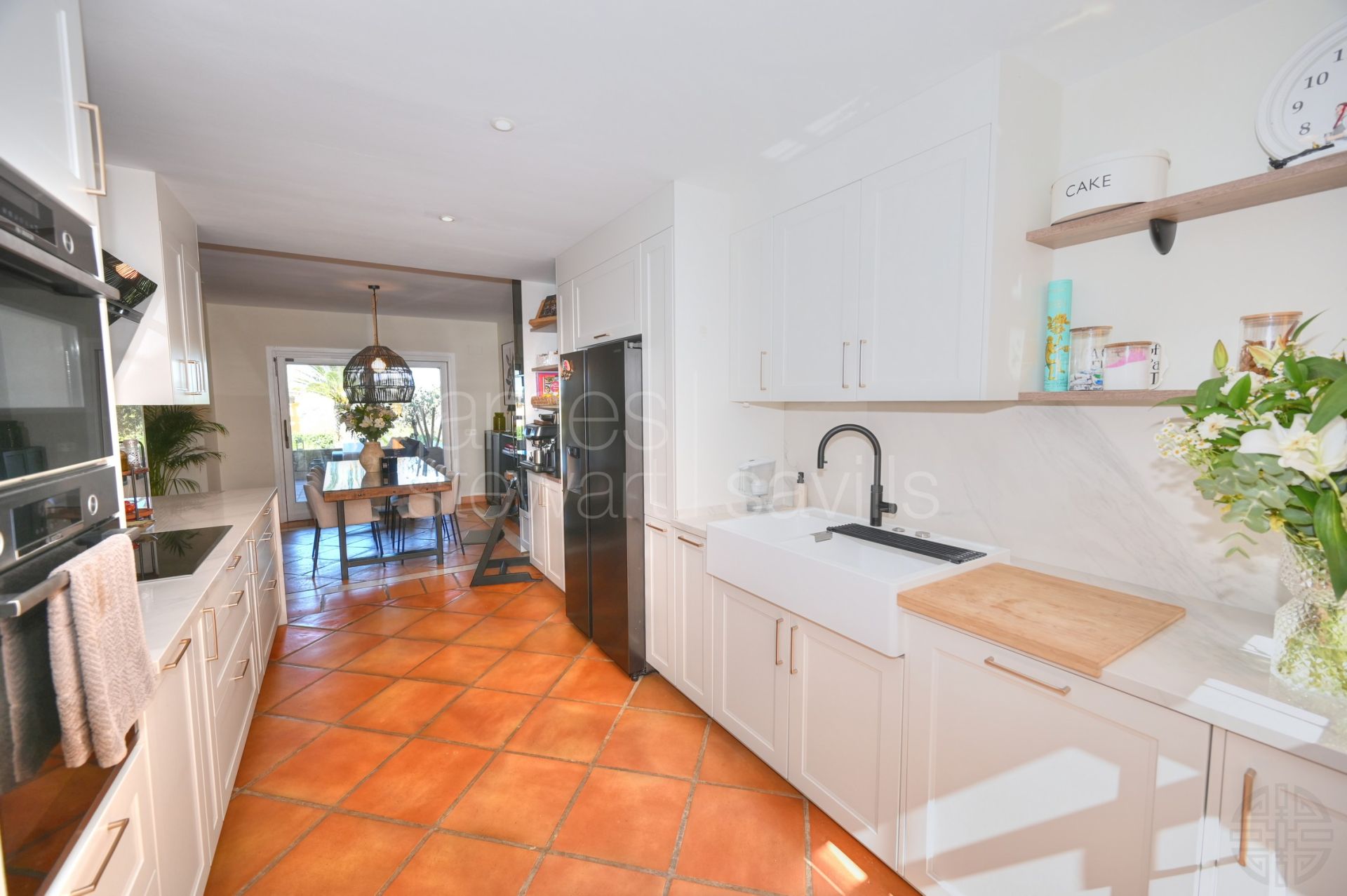 Three-Bedroom Townhouse for Sale in Los Cármenes with Communal Pool