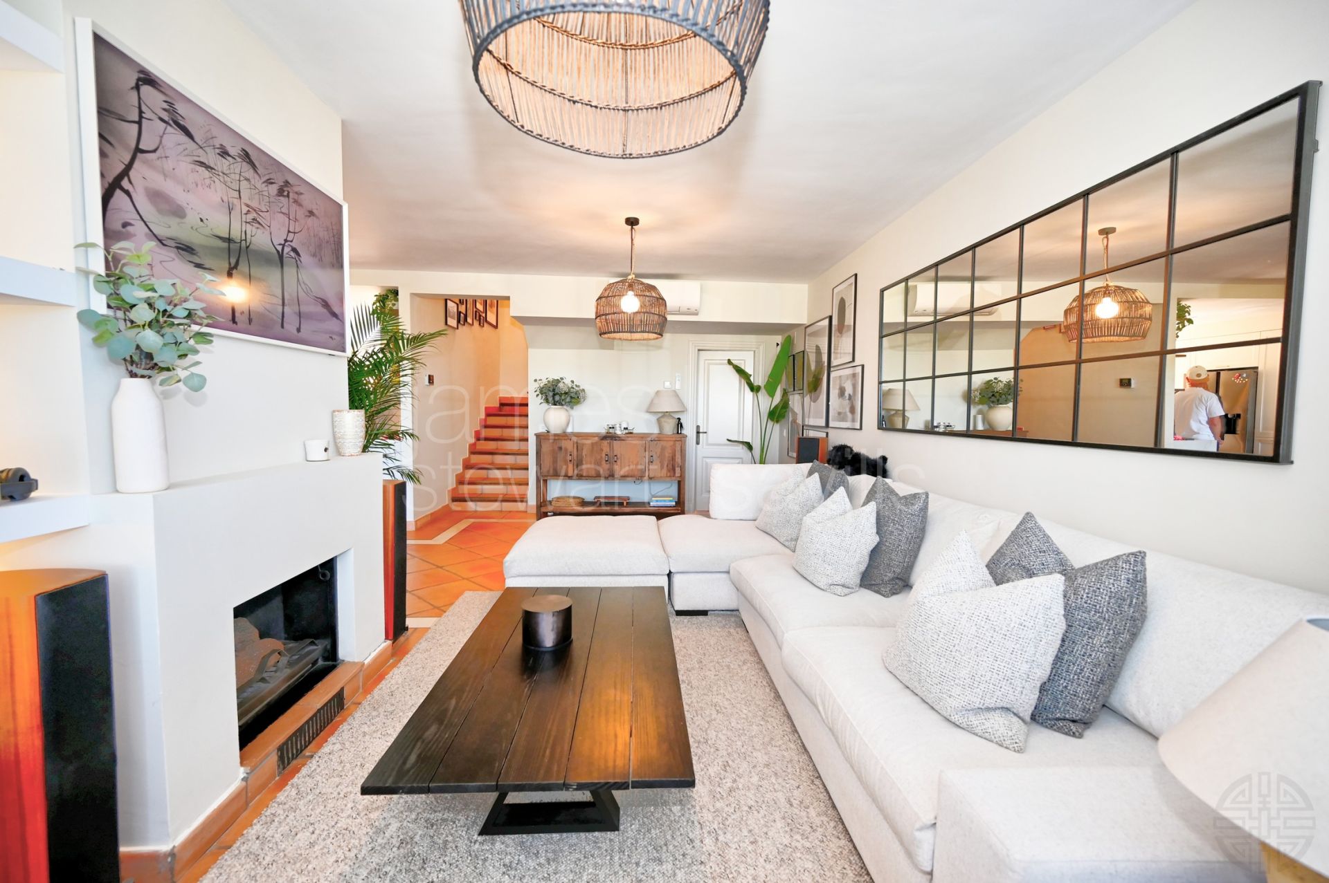 Three-Bedroom Townhouse for Sale in Los Cármenes with Communal Pool