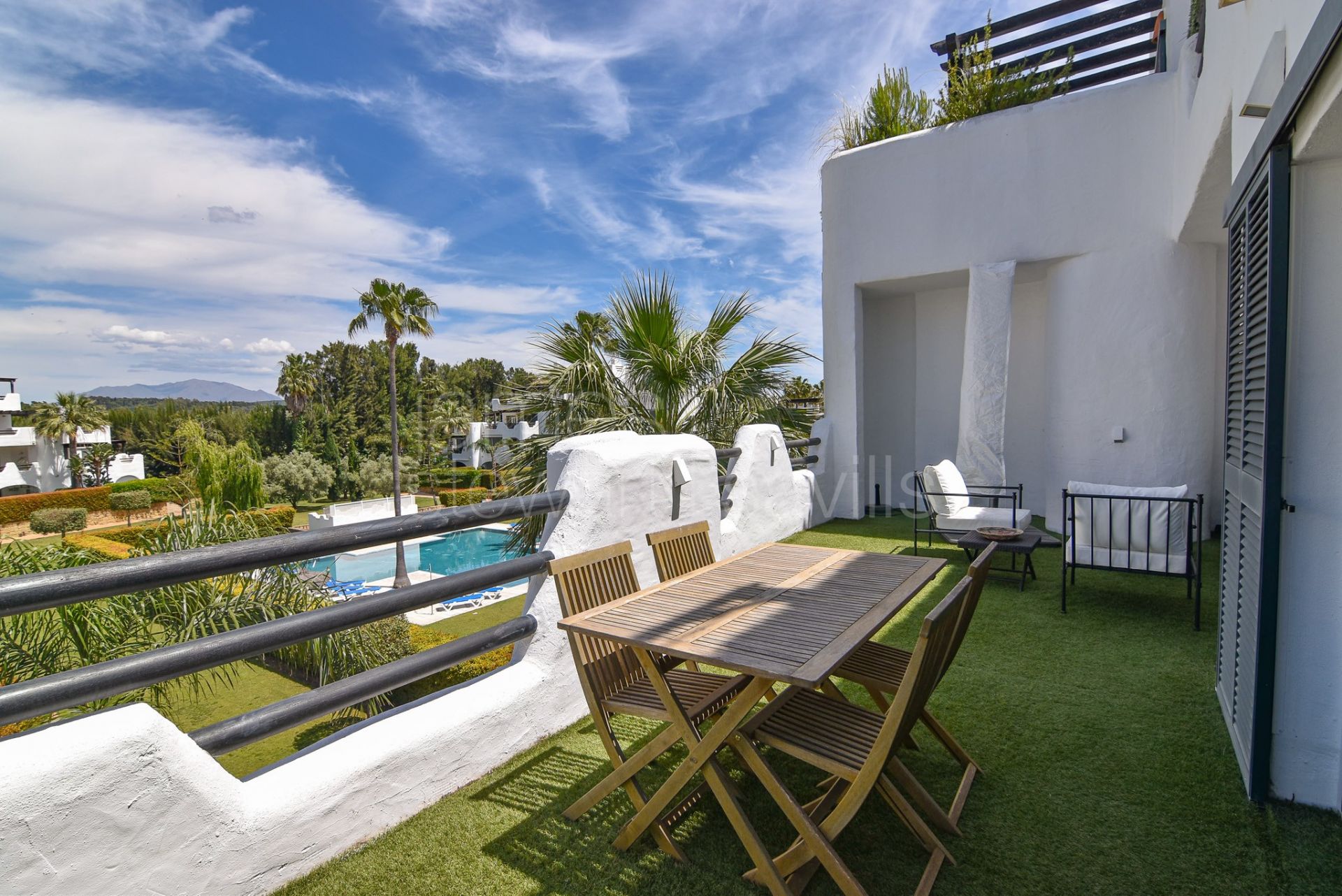 Immaculate 2 bedroom apartment in the El Polo community, Sotogrande Costa