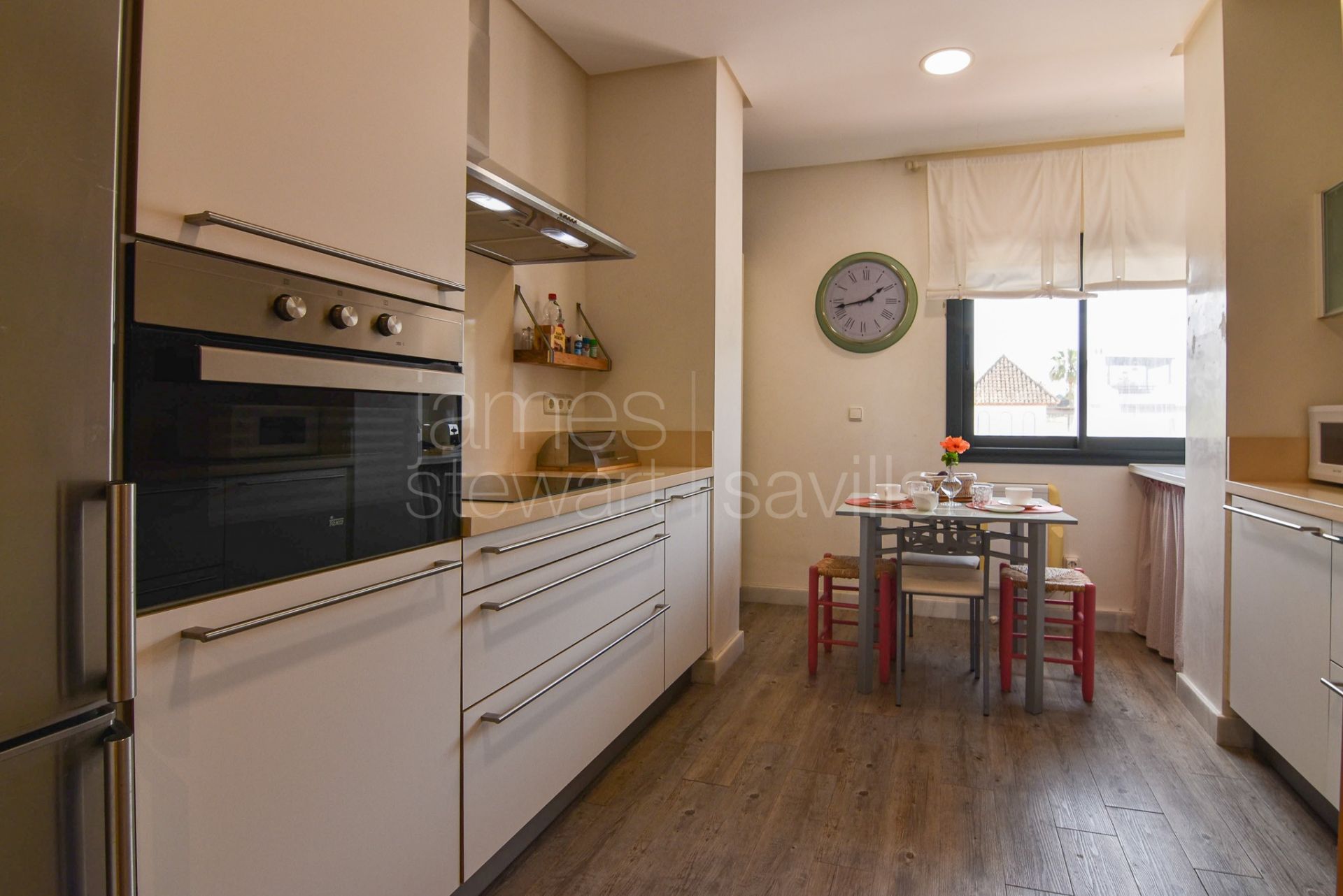 Immaculate 2 bedroom apartment in the El Polo community, Sotogrande Costa