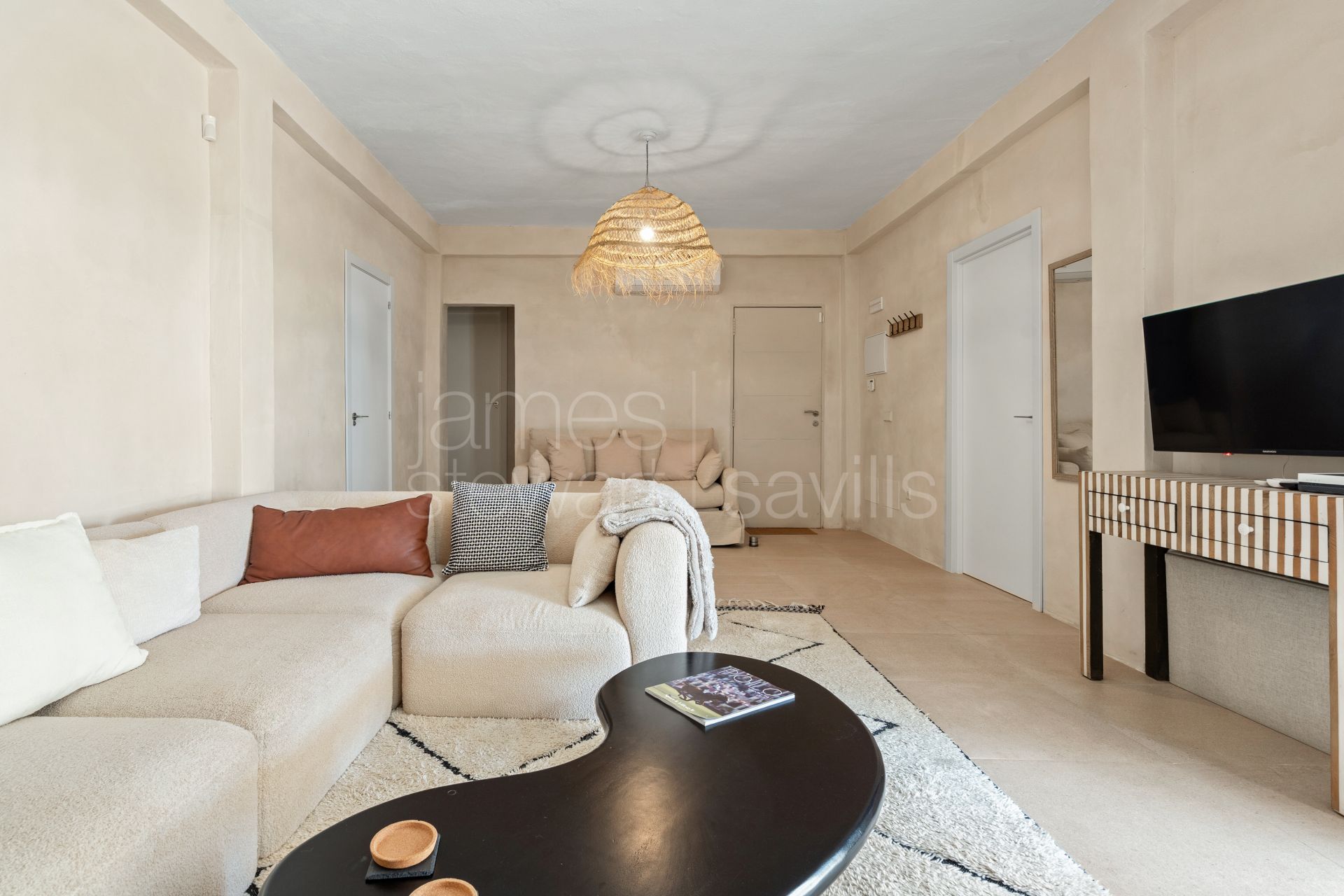 Oportunidad única en Sotogrande para vivir junto a la playa en un espacio residencial con varias unidades