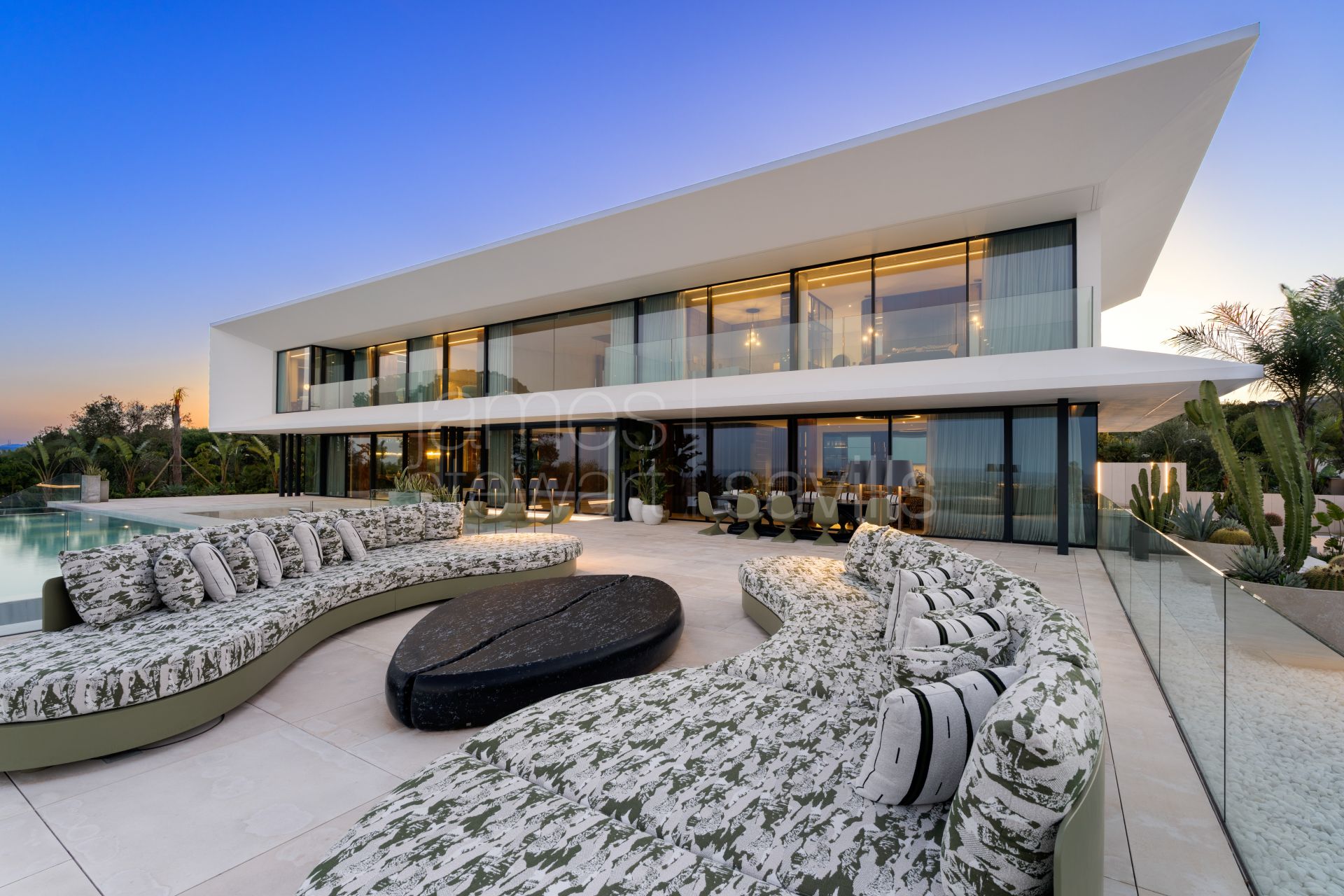 Contemporary Villa with Sea and Golf Views in La Reserva, Sotogrande