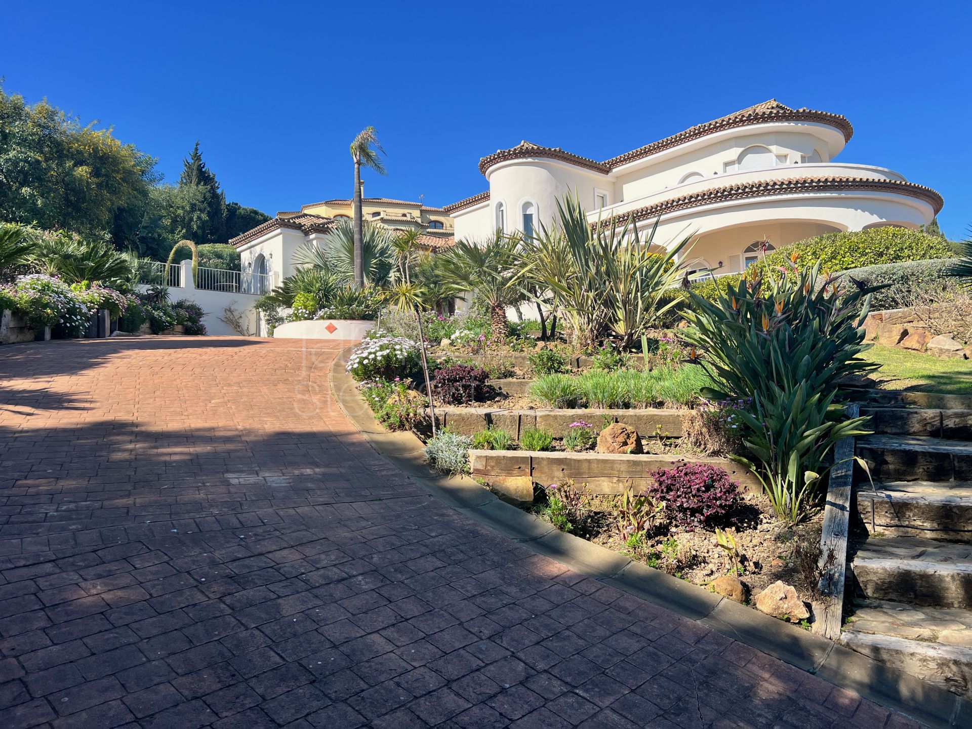 Lovely family home with sea views close to SO/ Sotogrande hotel