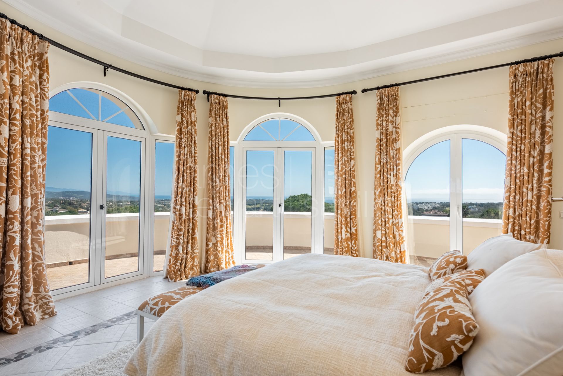 Lovely family home with sea views close to SO/ Sotogrande hotel