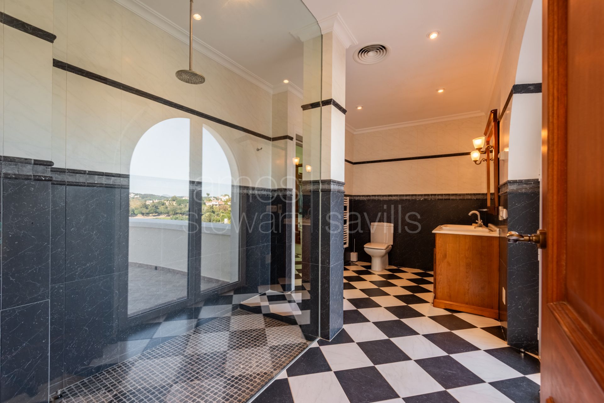 Lovely family home with sea views close to SO/ Sotogrande hotel