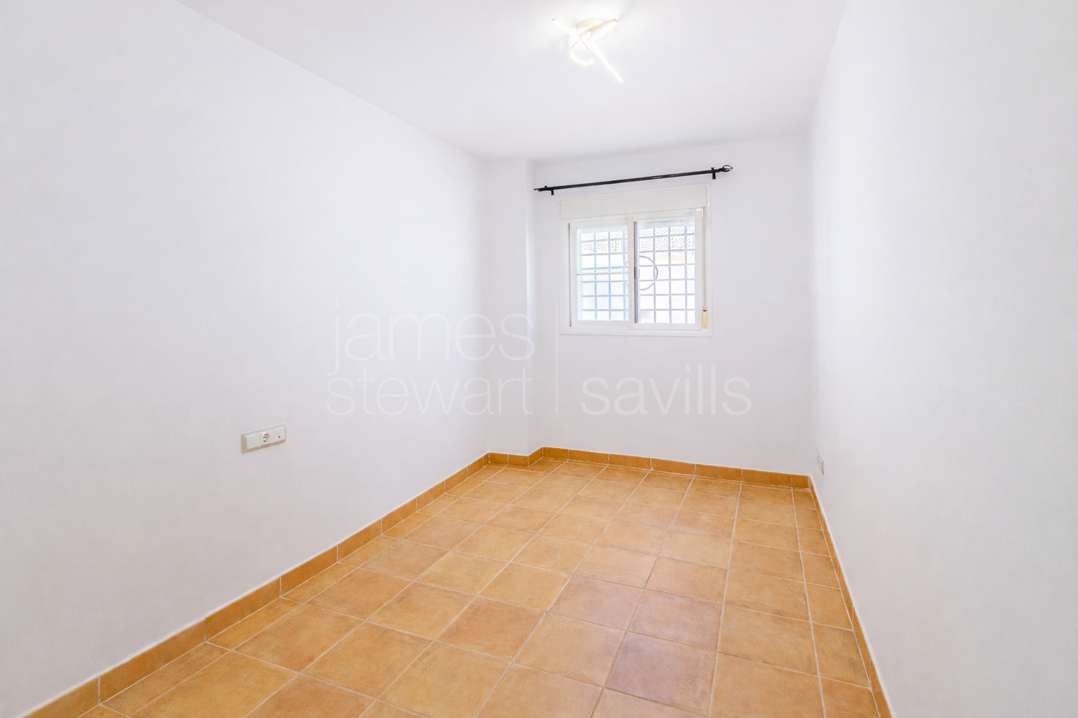 Apartamento de tres dormitorios con gran terraza en La Alcaidesa