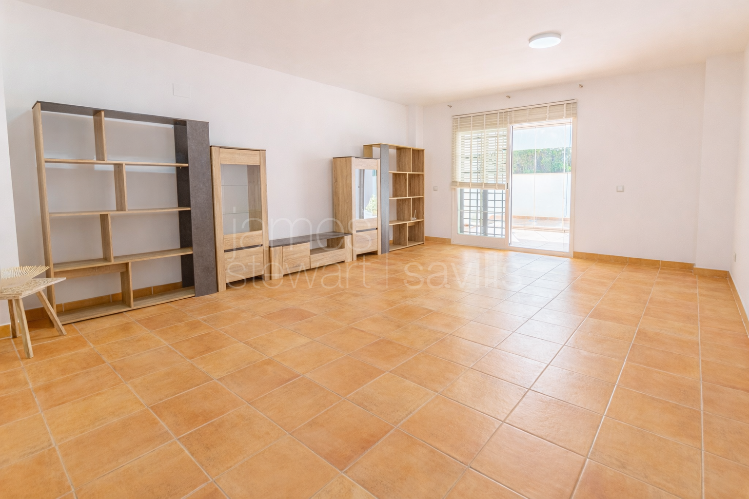 Apartamento de tres dormitorios con gran terraza en La Alcaidesa