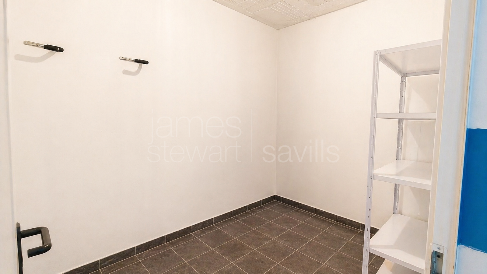 Apartamento de tres dormitorios con gran terraza en La Alcaidesa