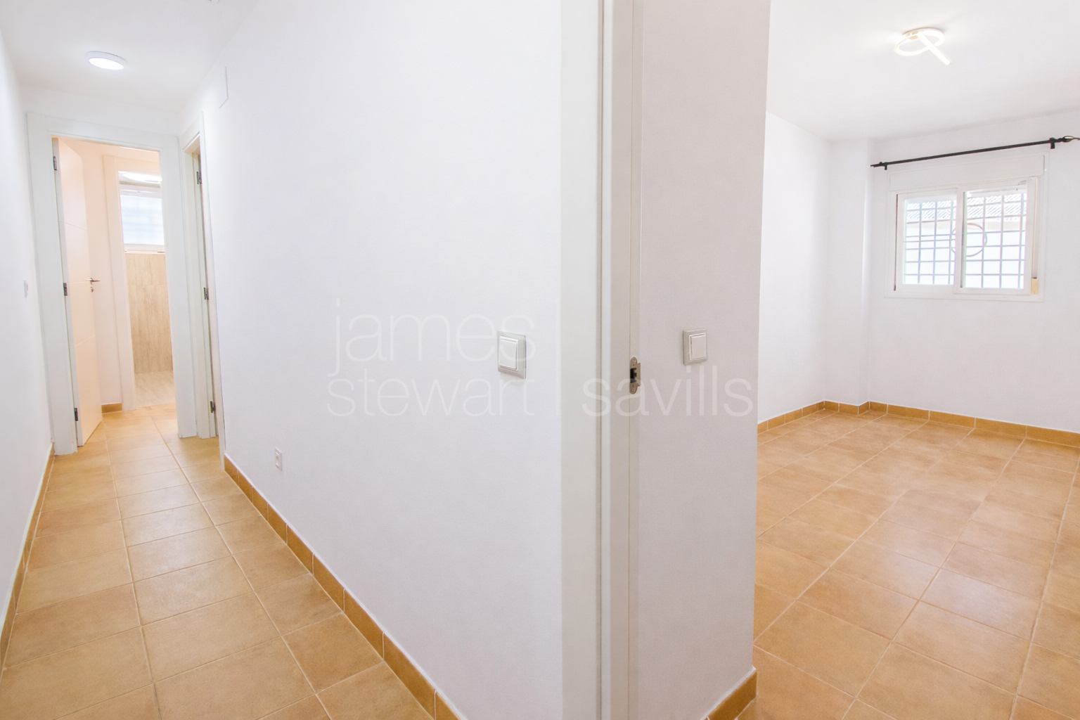 Apartamento de tres dormitorios con gran terraza en La Alcaidesa