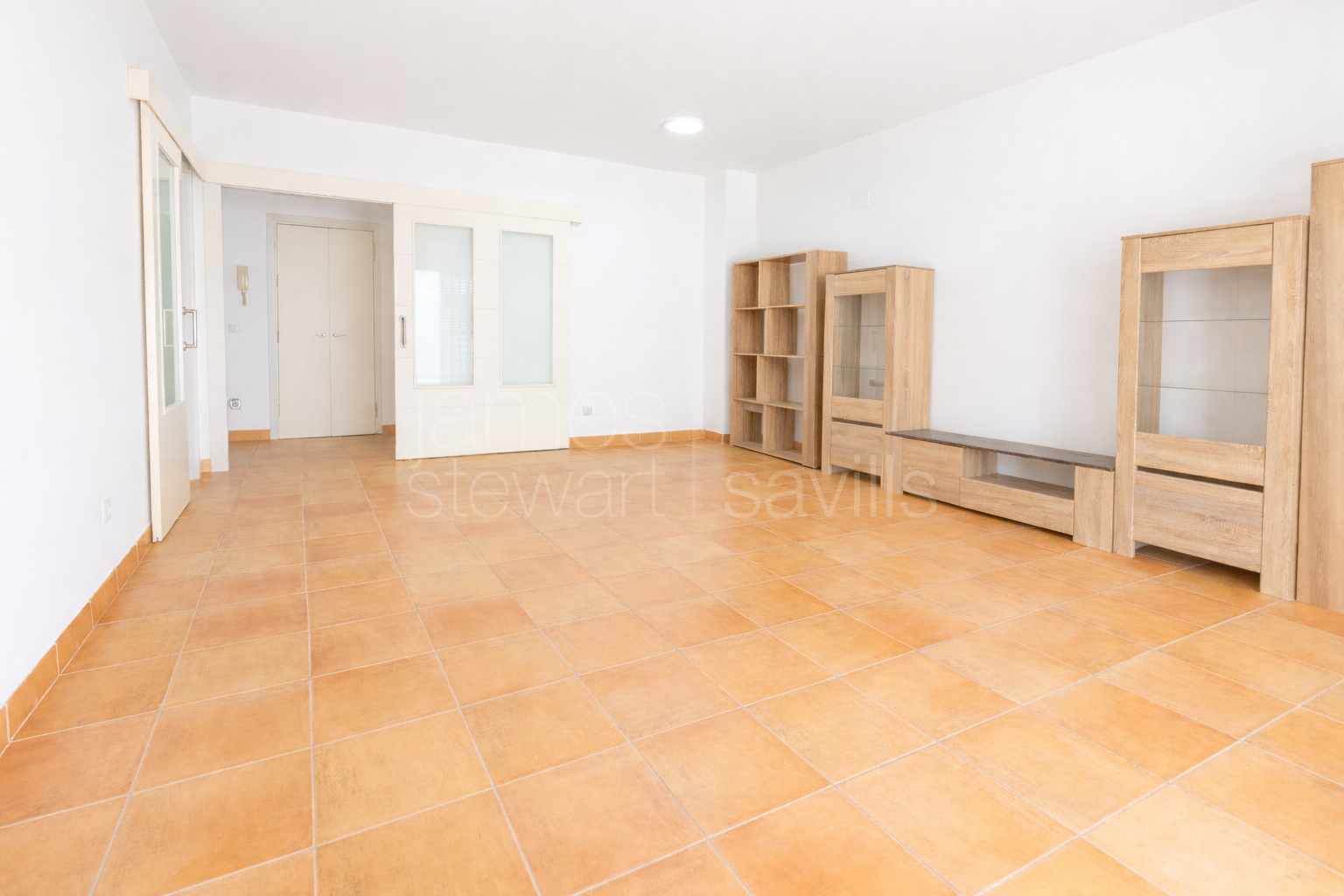 Apartamento de tres dormitorios con gran terraza en La Alcaidesa