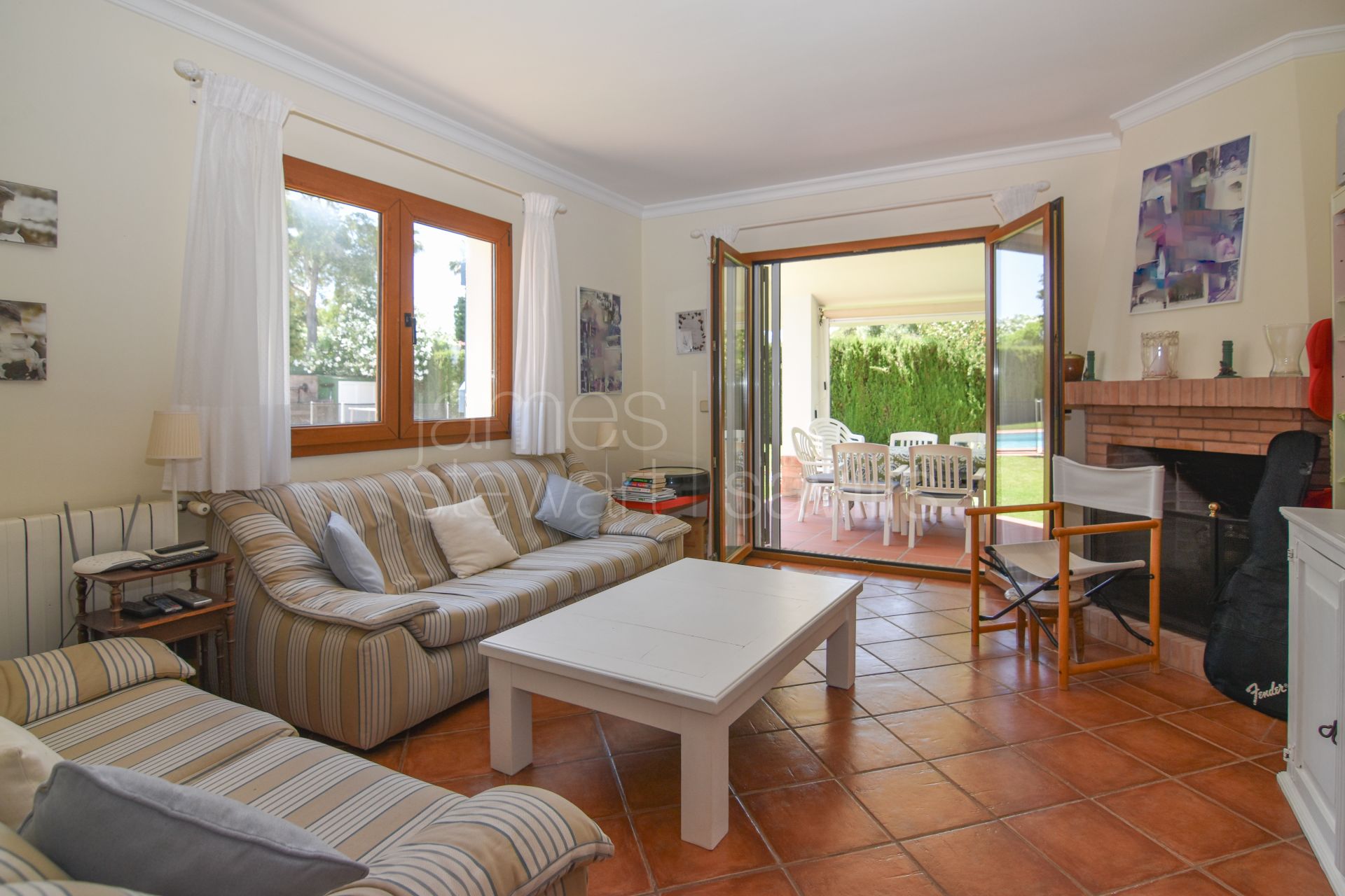 Excelente villa familiar situada en una calle tranquila y consolidada de la Zona F