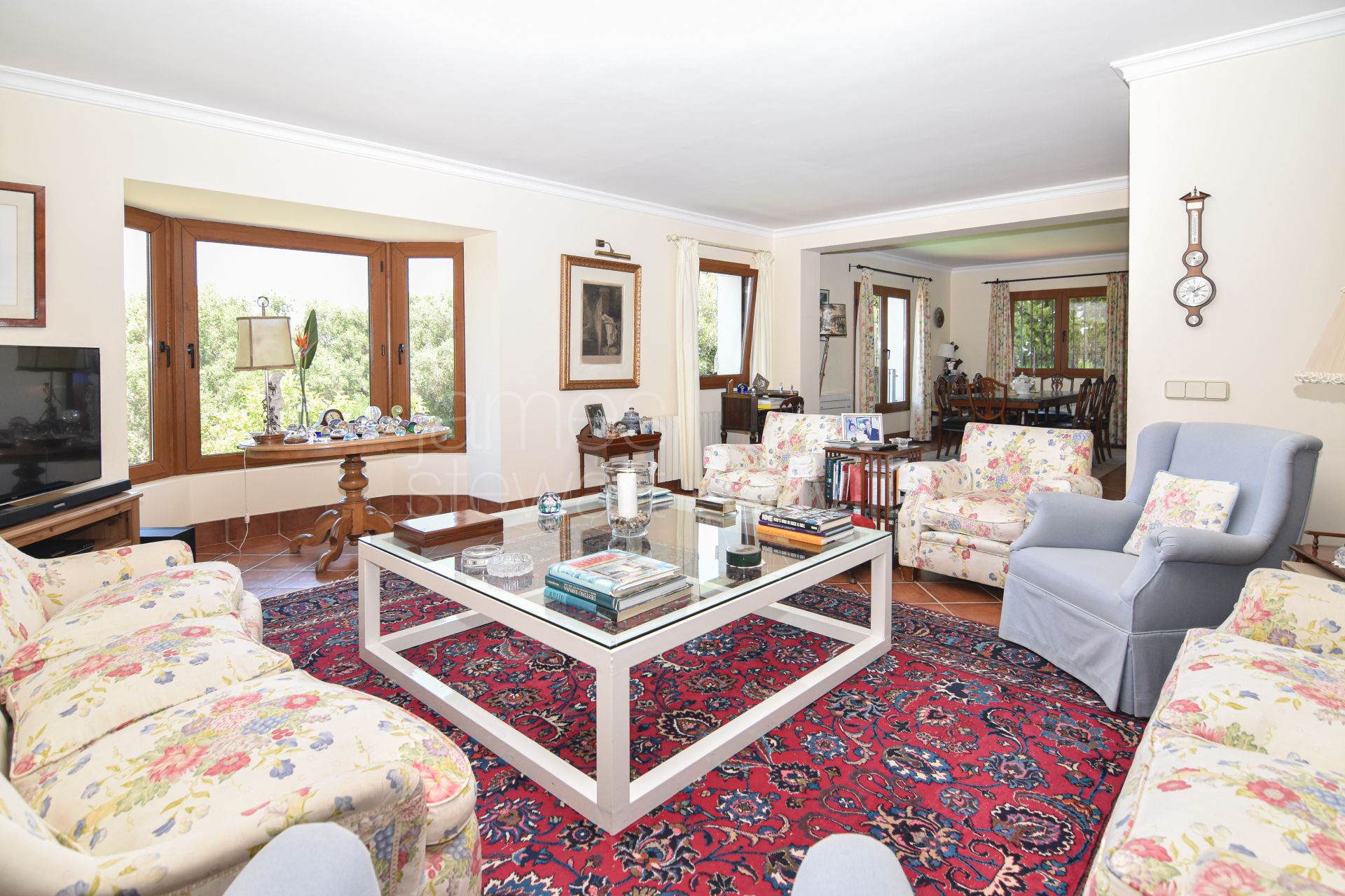 Excelente villa familiar situada en una calle tranquila y consolidada de la Zona F