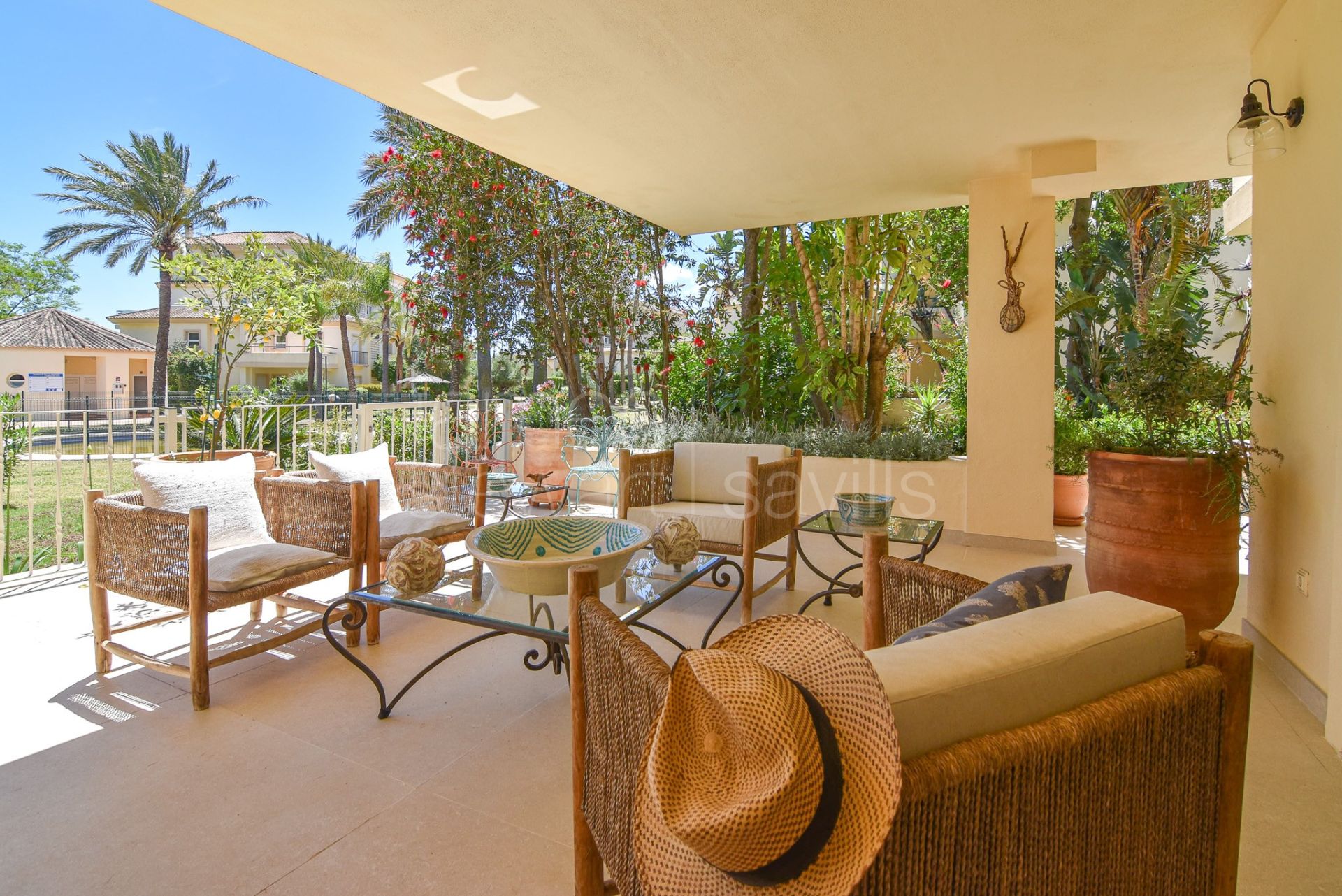 Exclusivo apartamento en planta baja en The Mansions - San Roque Club