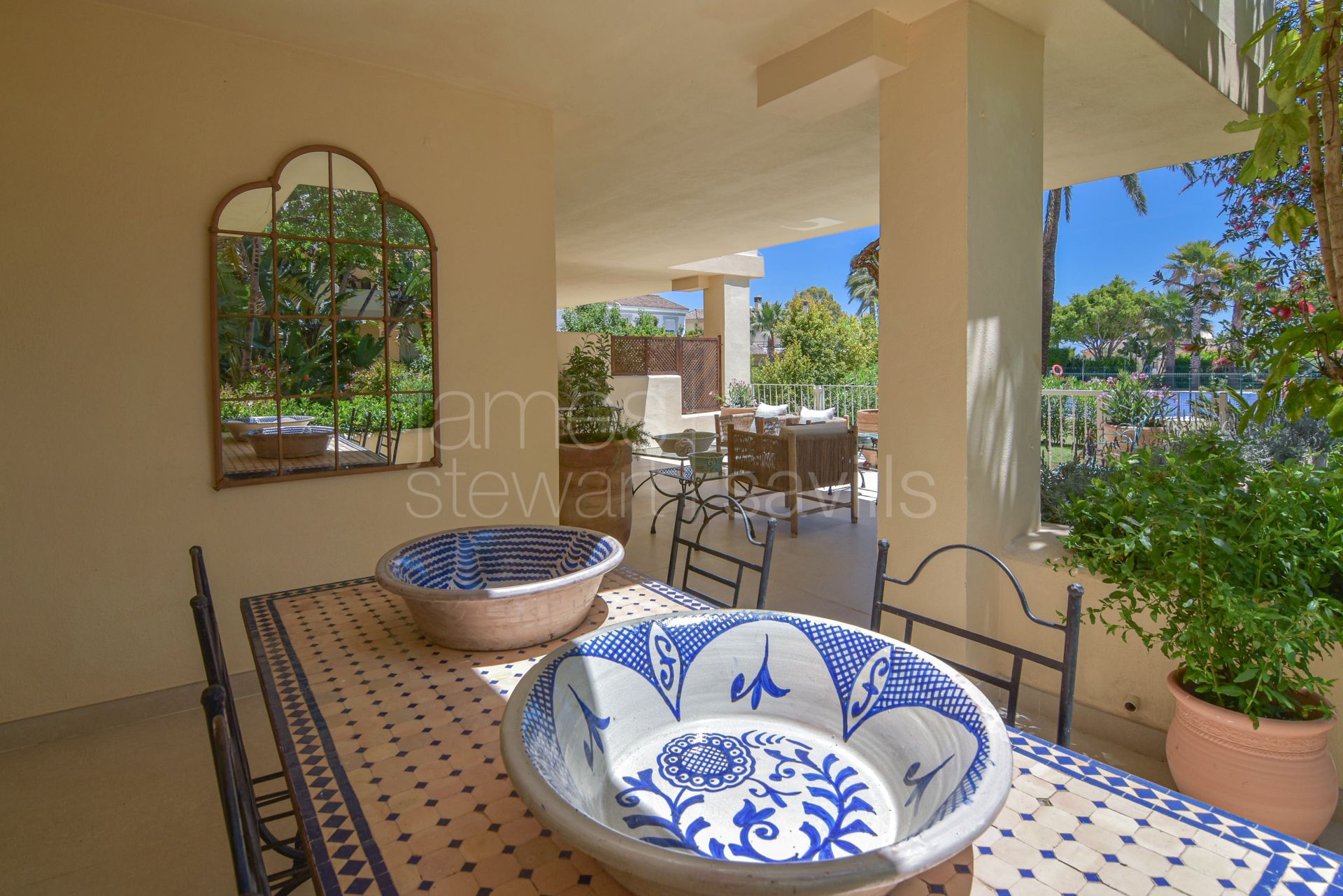 Exclusive ground floor residence in the prestigious San Roque Club Mansions
