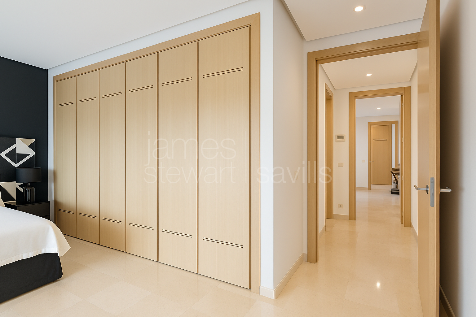 Apartamento en esquina de tres dormitorios en Ribera del Marlin, La Marina de Sotogrande