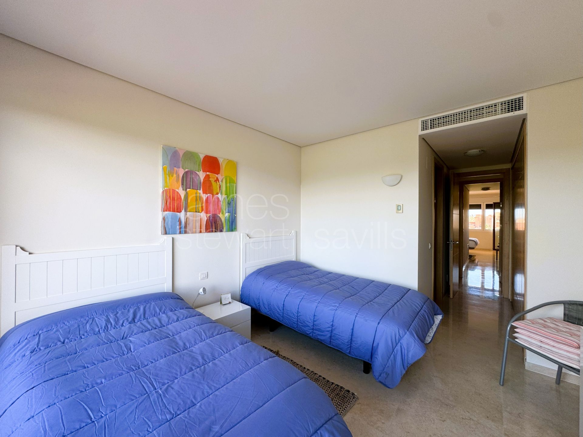 Apartamento de cuatro dormitorios con vistas al mar en Ribera del Marlin, La Marina de Sotogrande