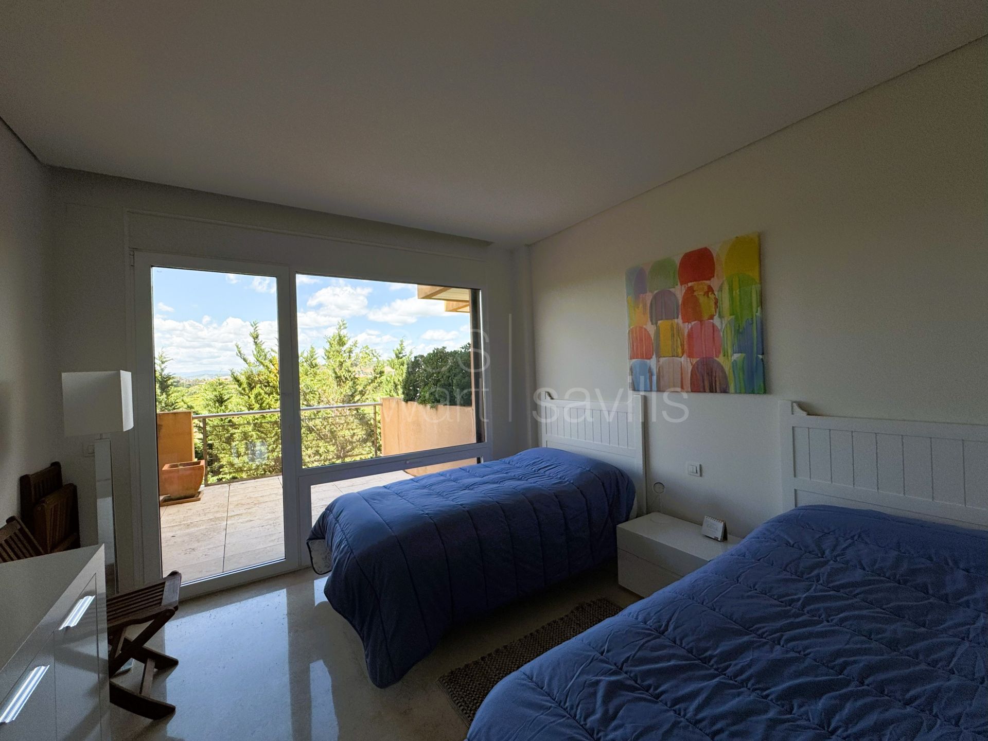 Apartamento de cuatro dormitorios con vistas al mar en Ribera del Marlin, La Marina de Sotogrande