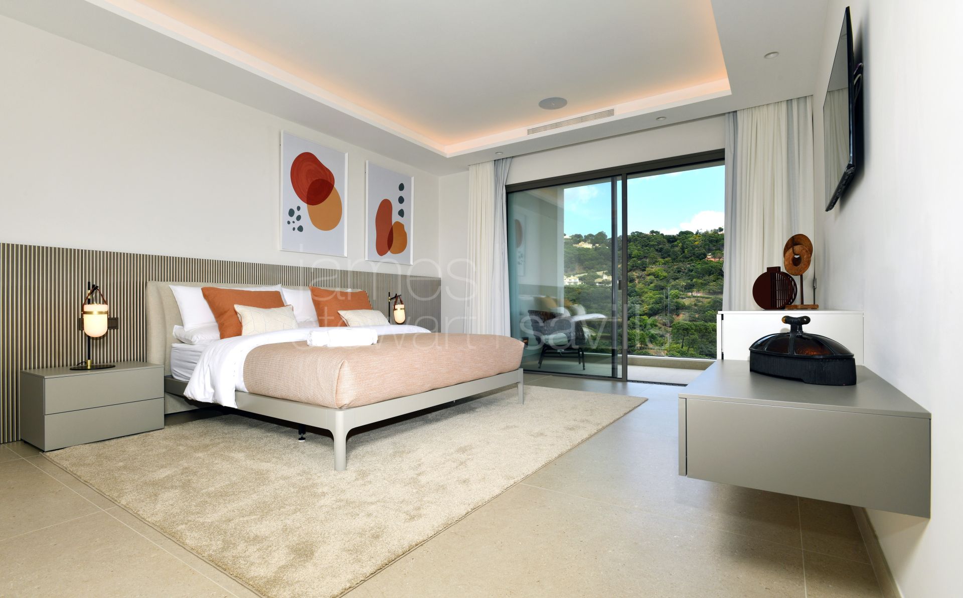 Contemporary villa with sea views in La Zagaleta