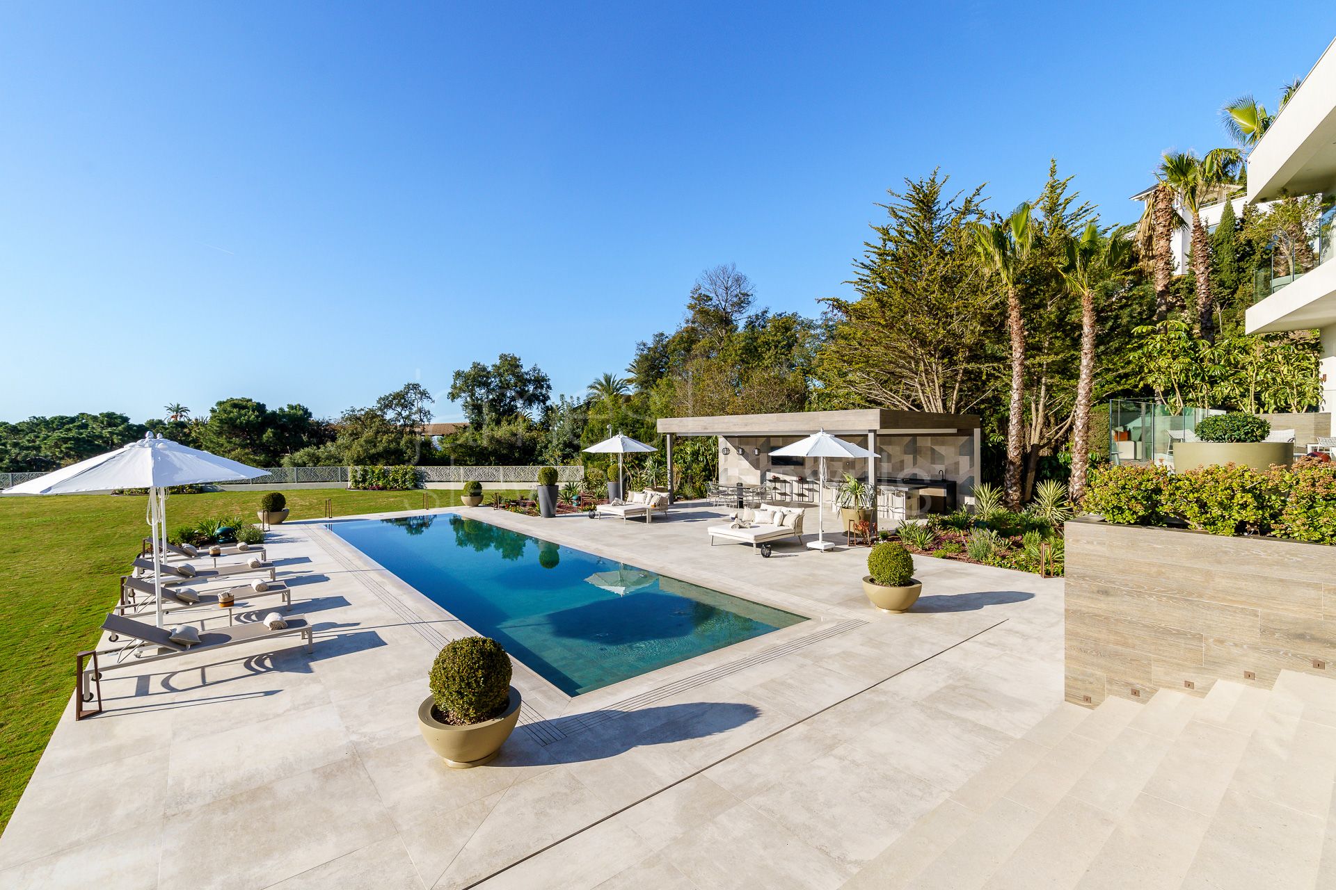 Contemporary villa with sea views in La Zagaleta