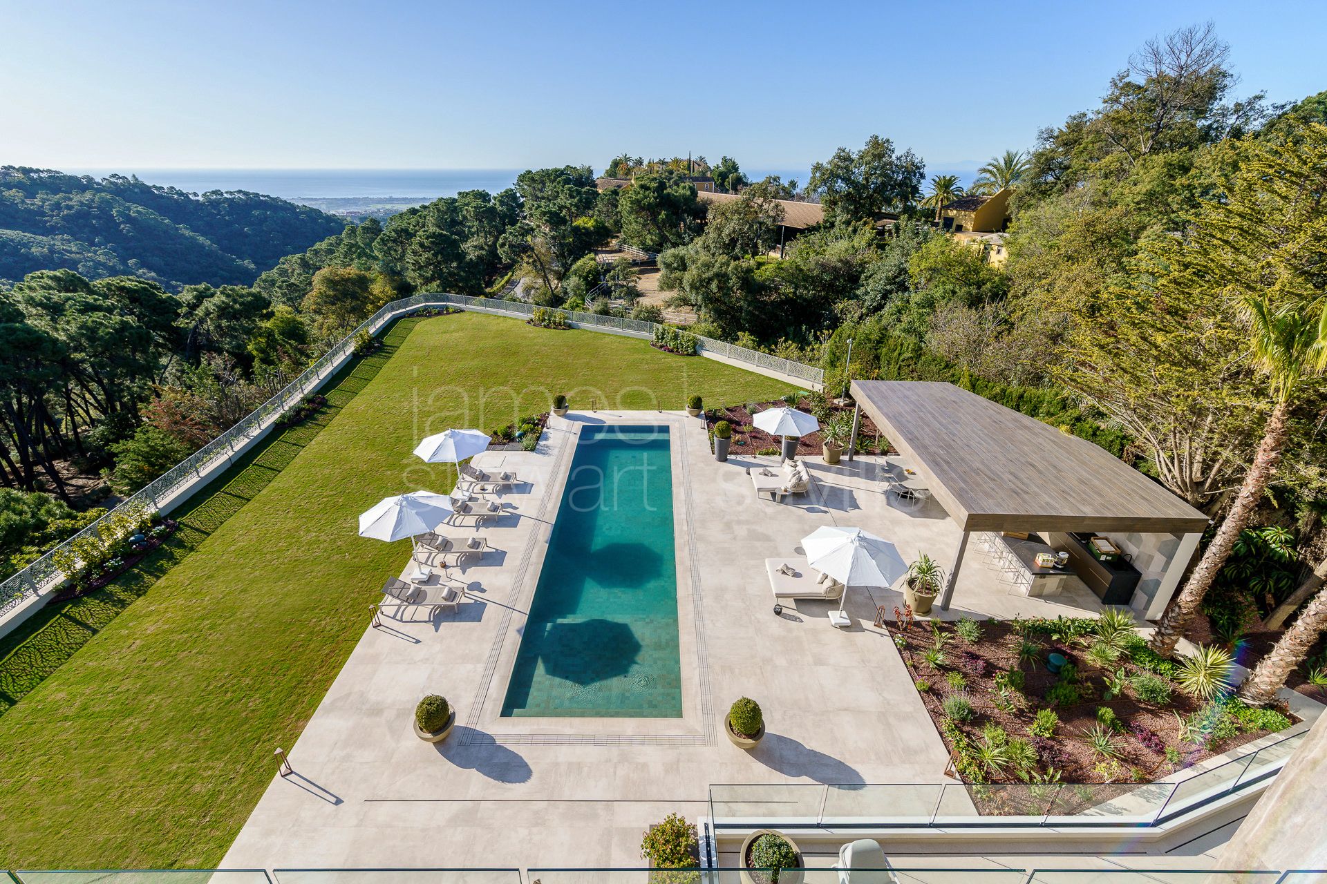 Contemporary villa with sea views in La Zagaleta