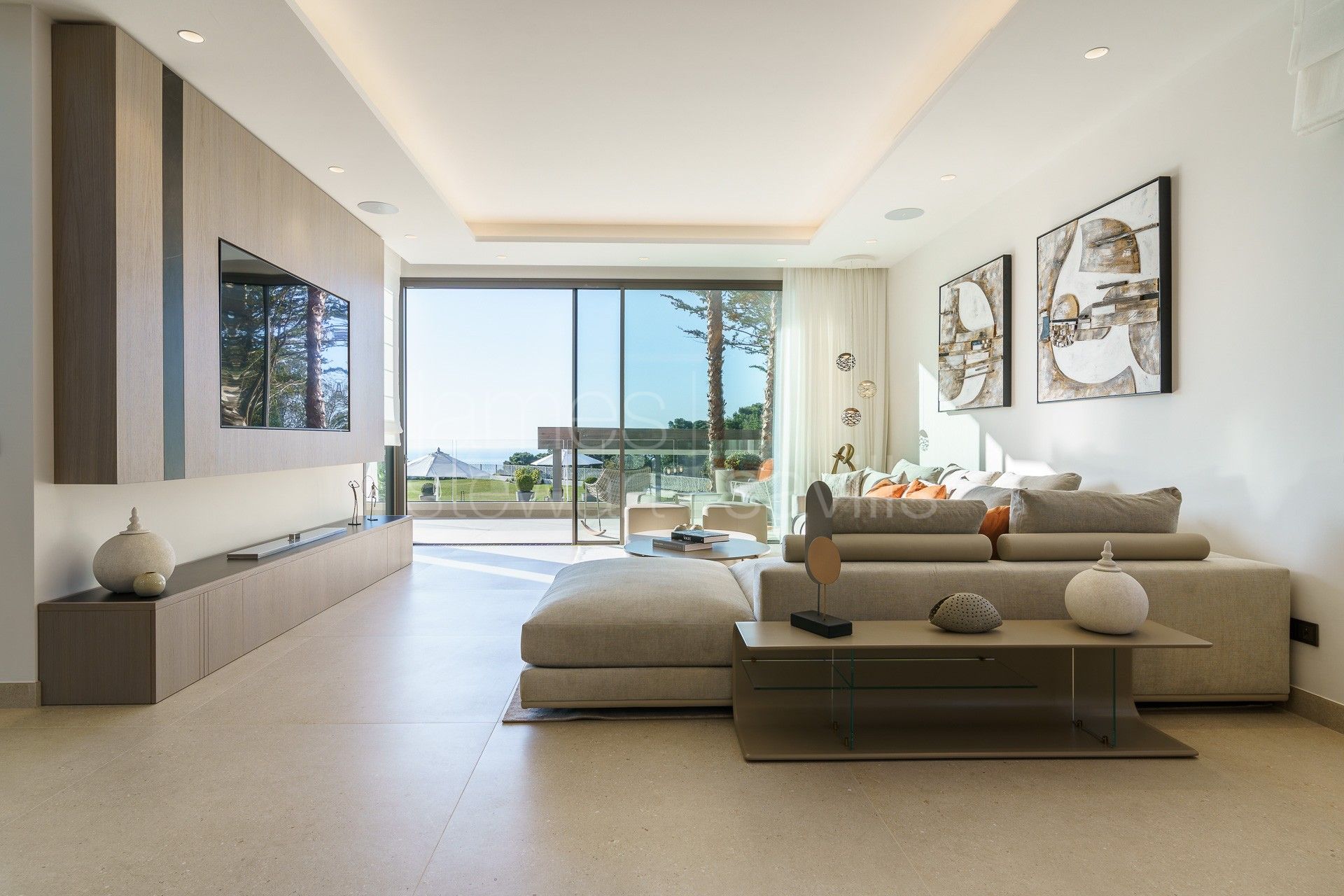 Contemporary villa with sea views in La Zagaleta