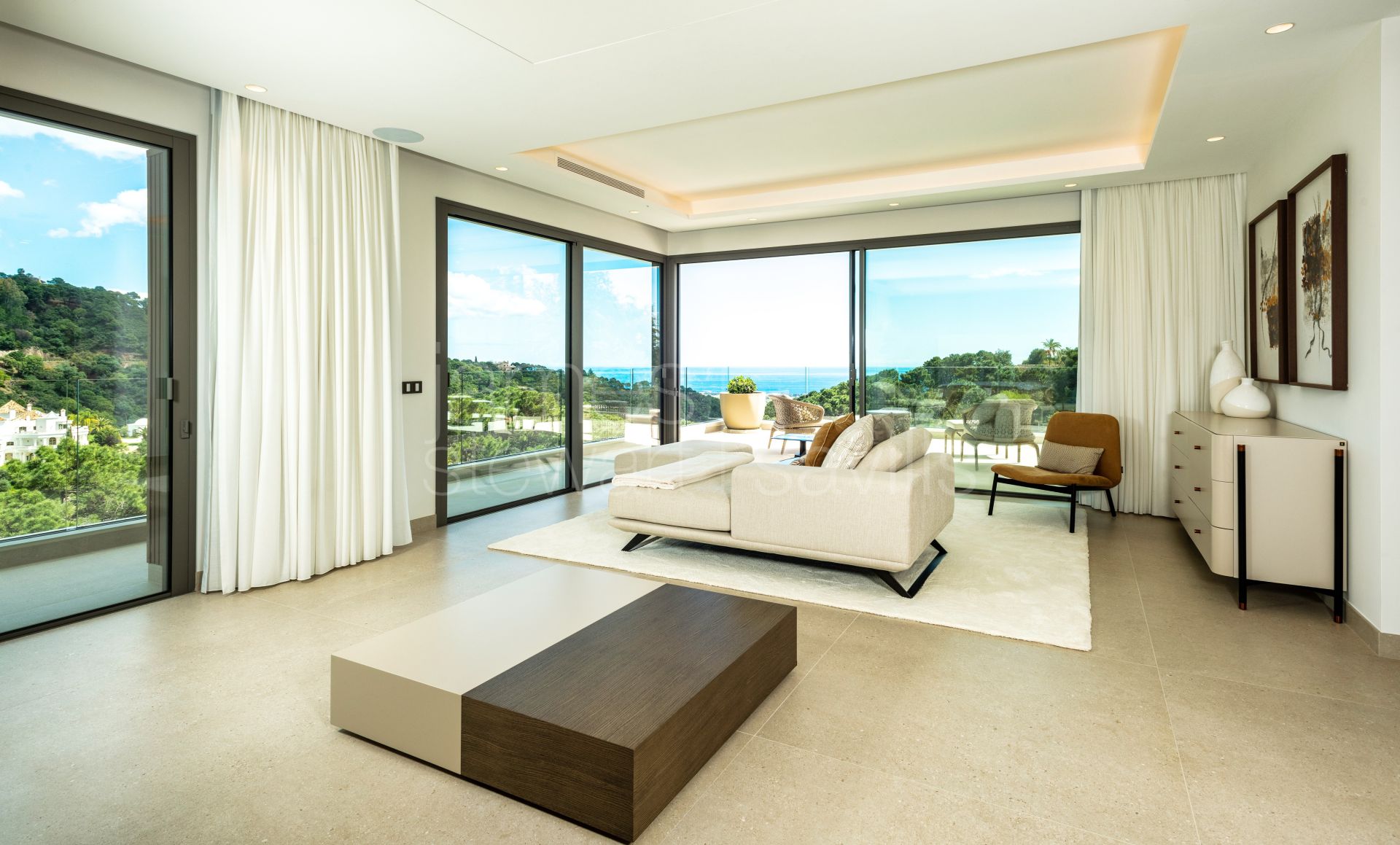 Contemporary villa with sea views in La Zagaleta