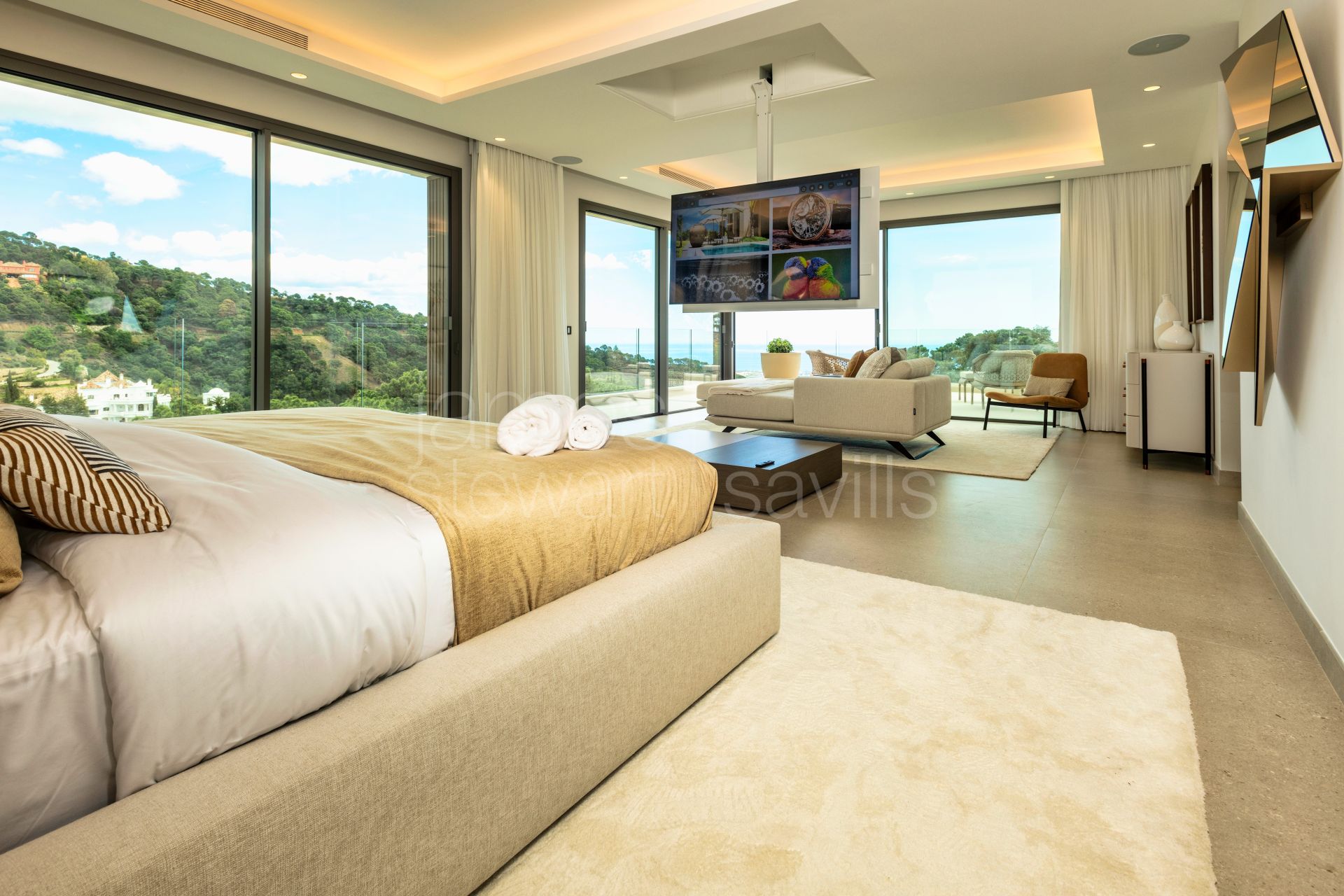 Contemporary villa with sea views in La Zagaleta