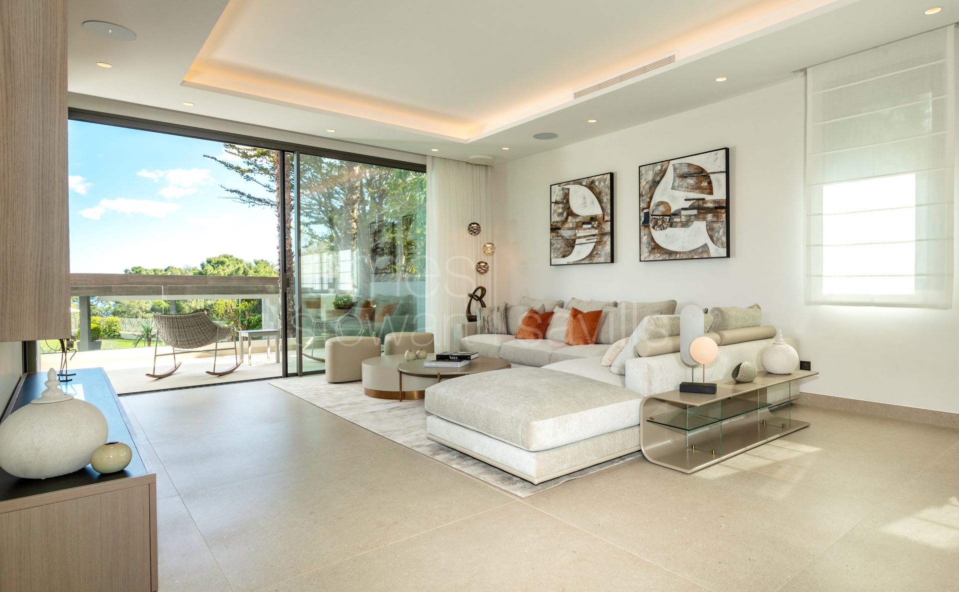 Contemporary villa with sea views in La Zagaleta