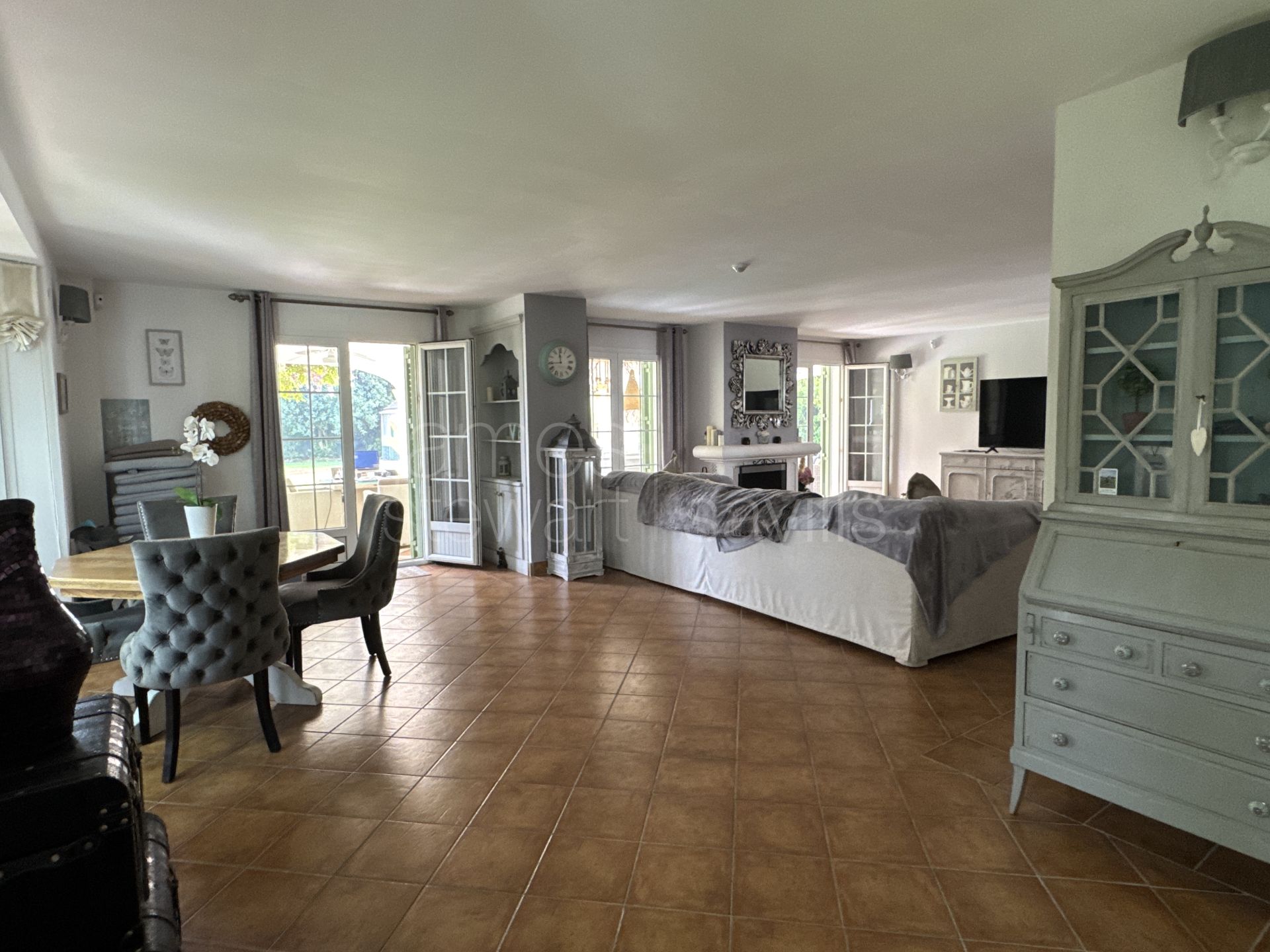 Amplia villa familiar con gran piscina y jardin cerca del Colegio Internacional de Sotogrande