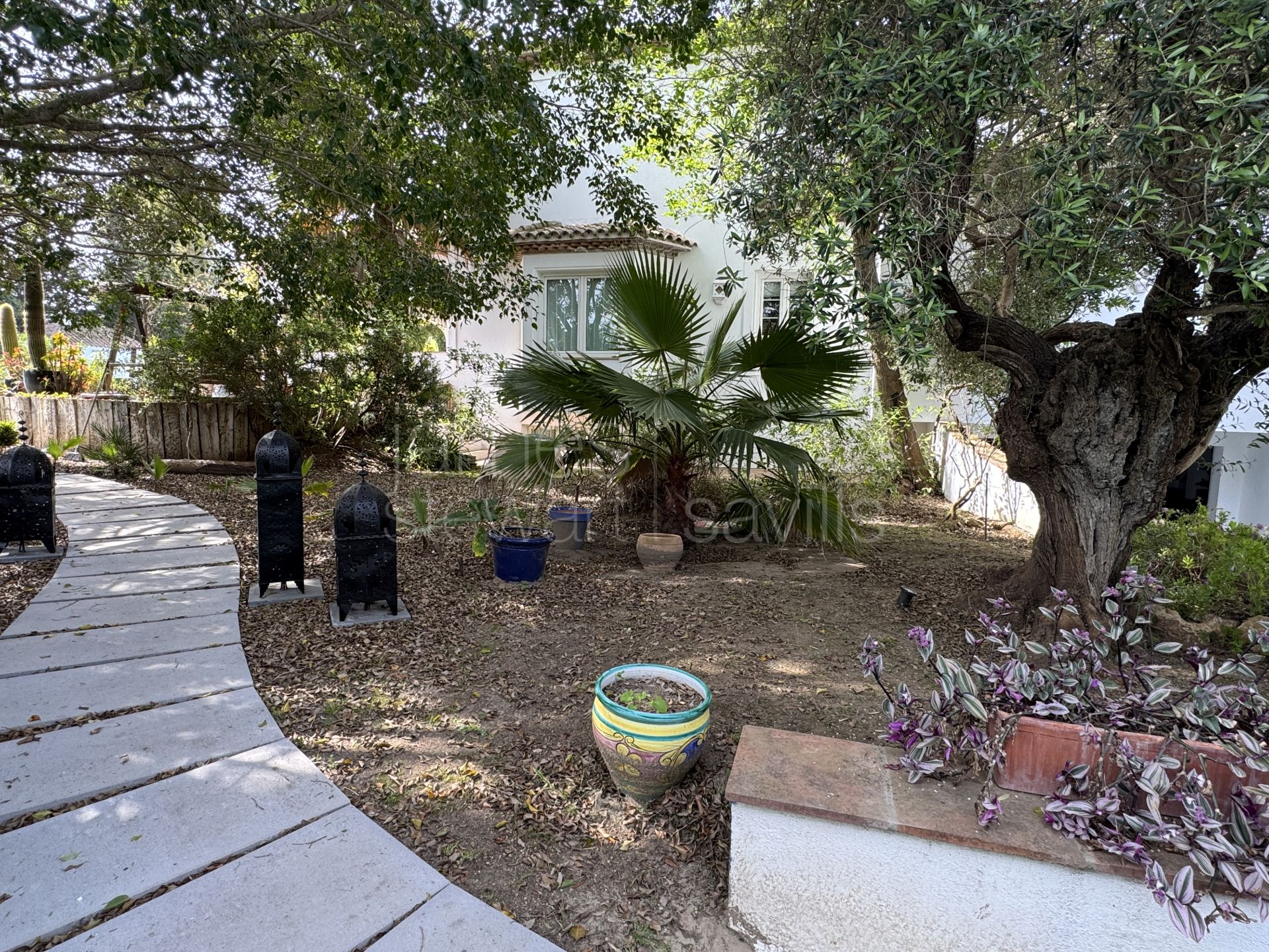 Amplia villa familiar con gran piscina y jardin cerca del Colegio Internacional de Sotogrande