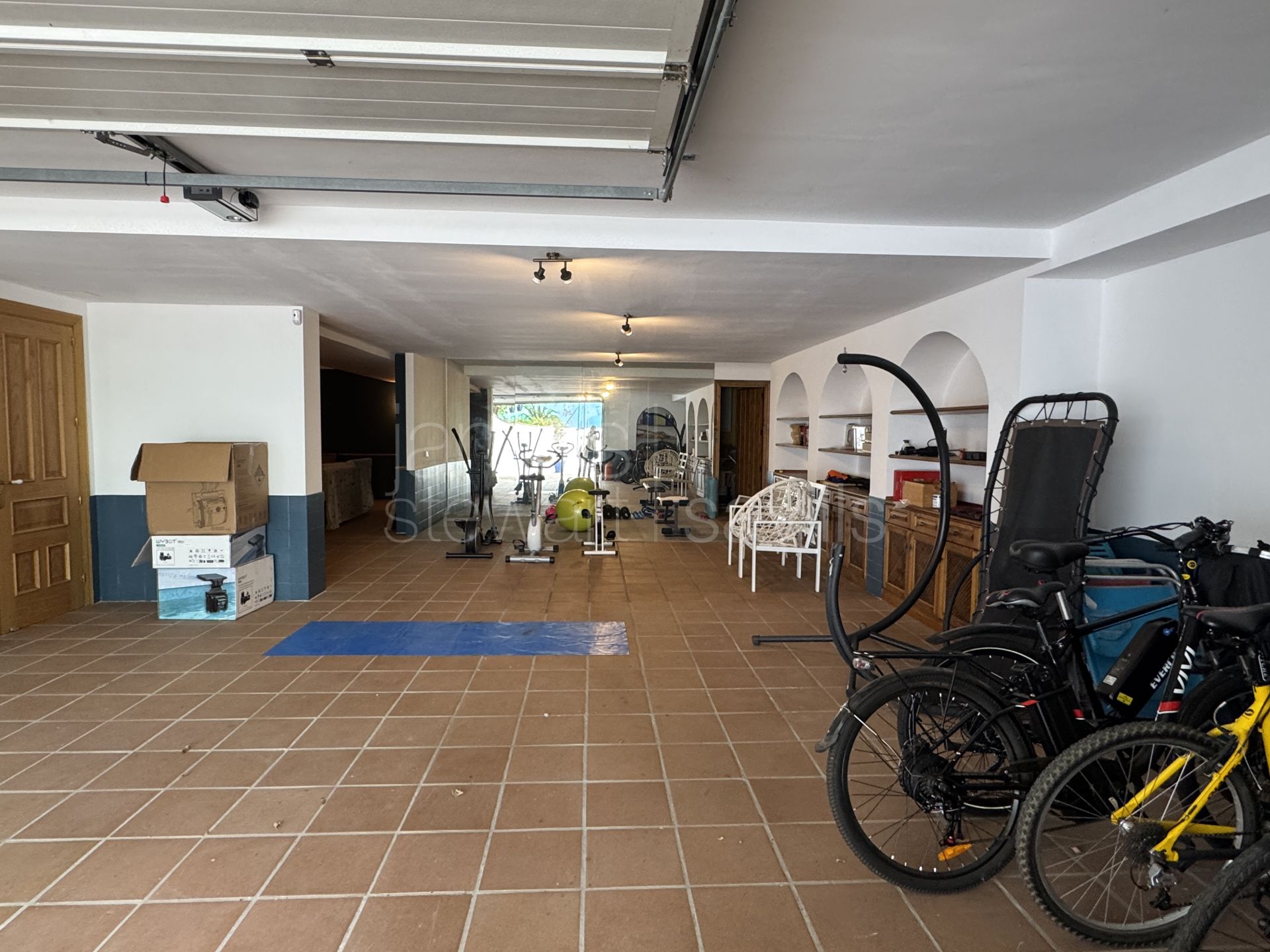 Amplia villa familiar con gran piscina y jardin cerca del Colegio Internacional de Sotogrande