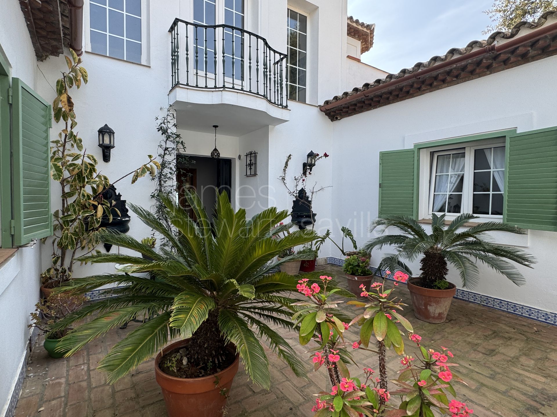Amplia villa familiar con gran piscina y jardin cerca del Colegio Internacional de Sotogrande