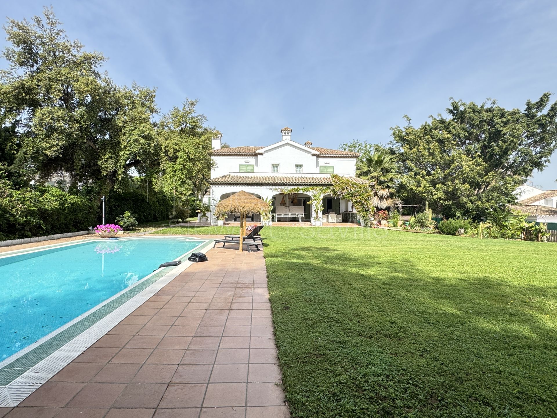 Amplia villa familiar con gran piscina y jardin cerca del Colegio Internacional de Sotogrande