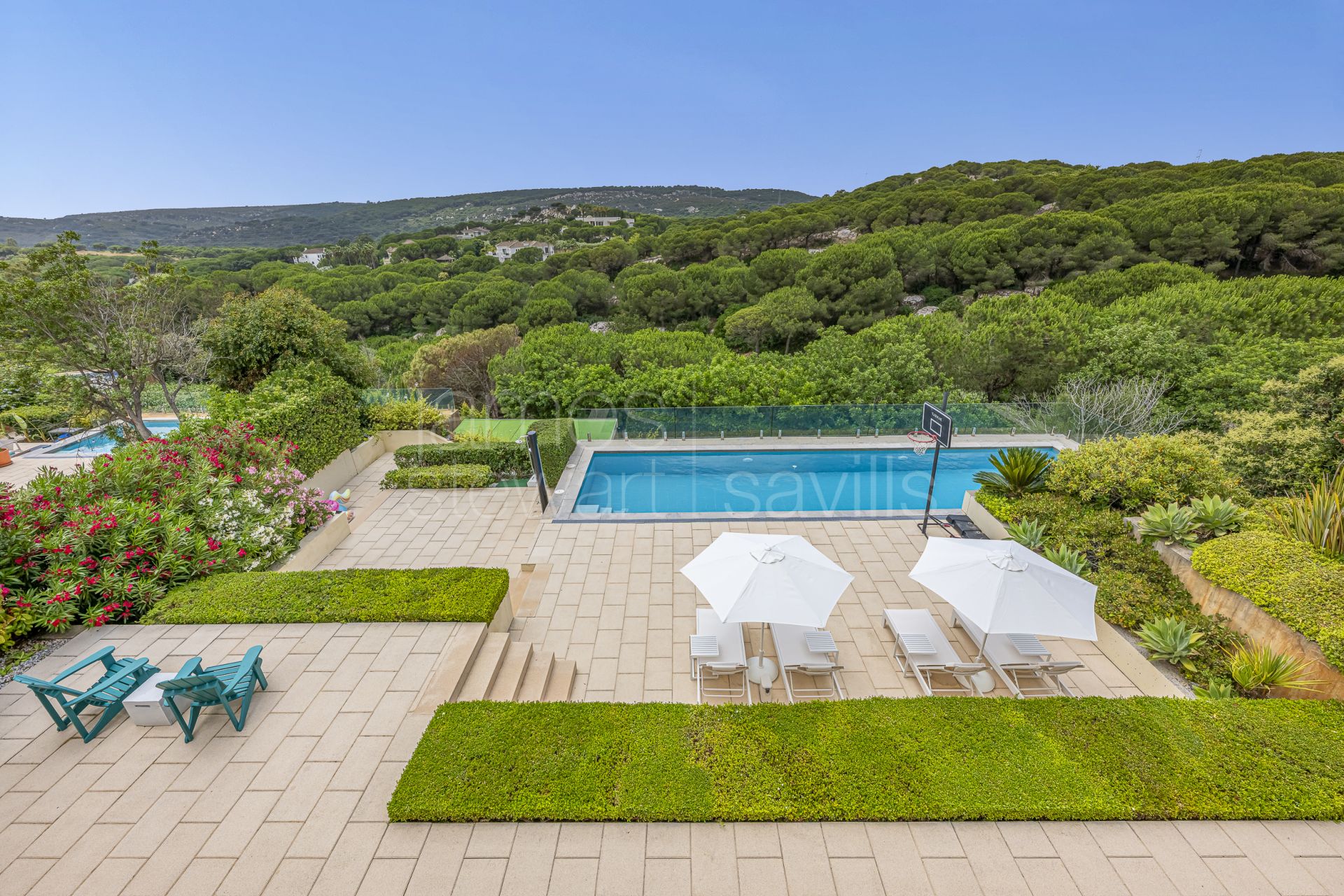 Villa contemporánea con casa de invitados en Las Cimas I, Sotogrande Alto