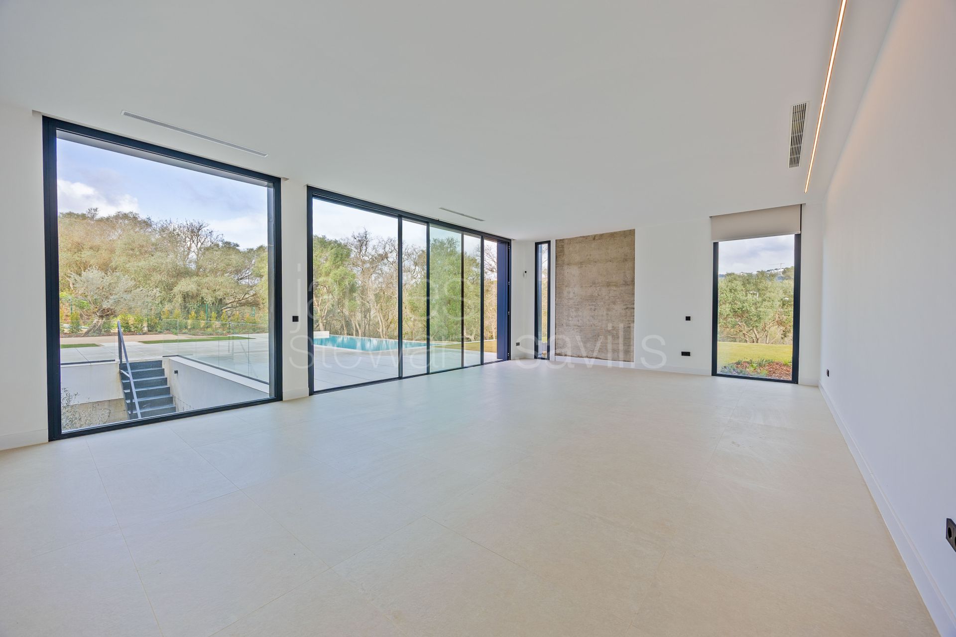 Contemporary Six-Bedroom Villa in Sotogrande Alto