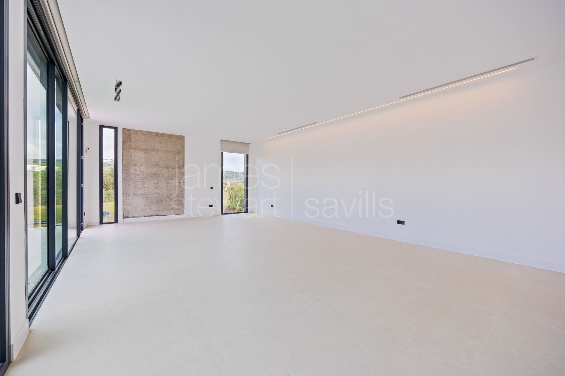 Contemporary Six-Bedroom Villa in Sotogrande Alto