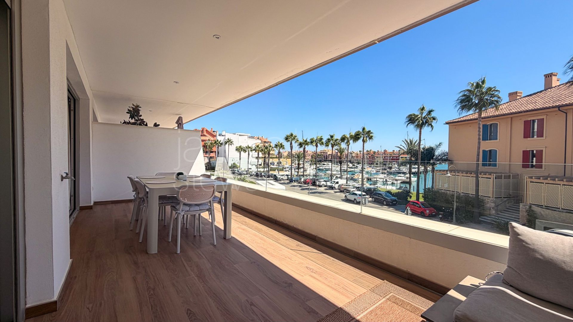 Two-bedroom apartment for sale in Sotogrande Marina