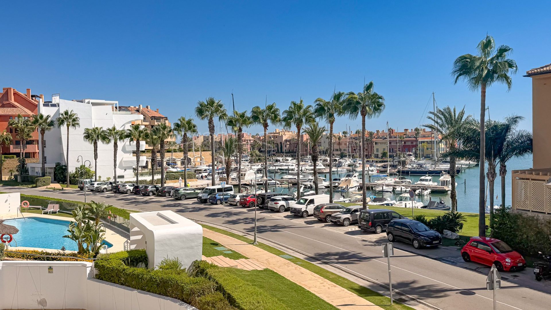 Two-bedroom apartment for sale in Sotogrande Marina