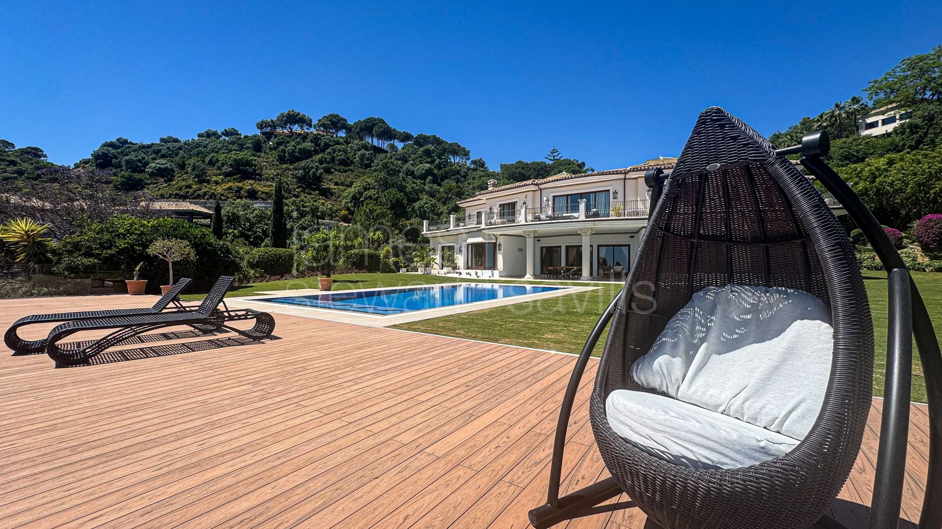 Villa reformada con vistas panorámicas al mar en La Zagaleta, Benahavís